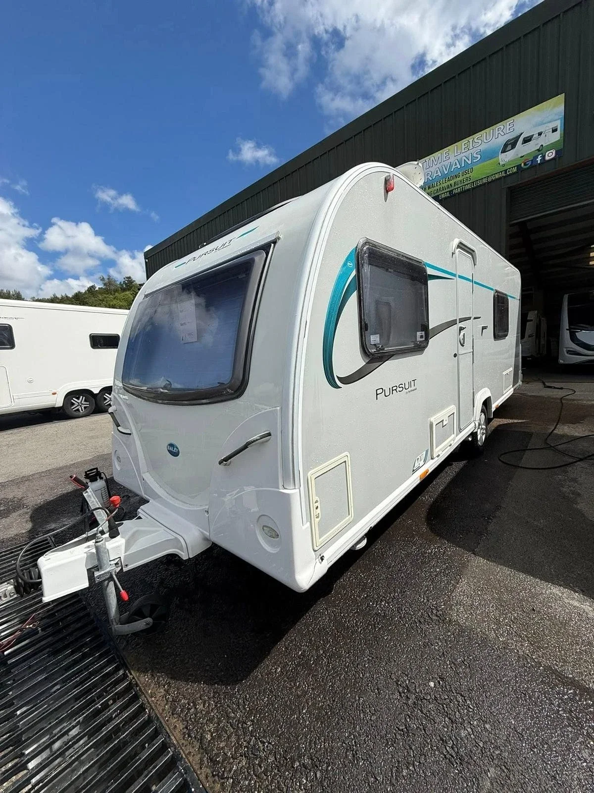 BAILEY PURSUIT 530/4
4 BERTH
£8,995
YEAR - 2015
*** AMAZING CONDITION THROUGHOUT ✅***
*** INCREDIBLY POPULAR LAYOUT + SPEC ✅***
*** ALU-TECH BODY-SHELL✅***
***END SEPARATED BATHROOM ✅***
*** FIXED SIDE FRENCH BED ✅***
*** TRUMA CENTRAL HEATING✅***
**
