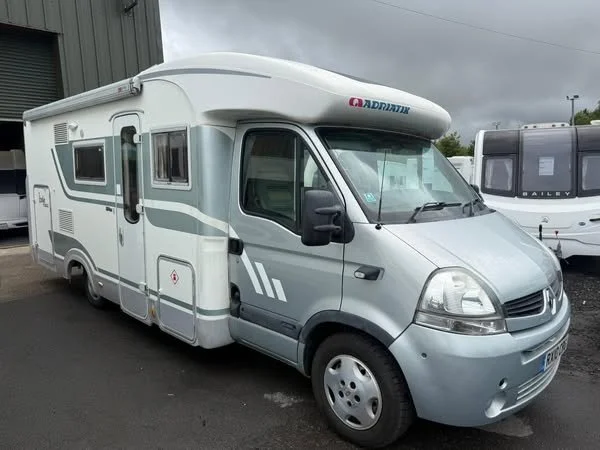Renault Adriatik izola S687 SPG
💰£25,995💰
2010/10 Registration
Front seating lounge
Fixed Rear bed
Large under storage garage
Quality build
Air con
Upgrade satellite dish
awning plus much more
4 Berth
31,890 miles
6 speed automatic gearbox