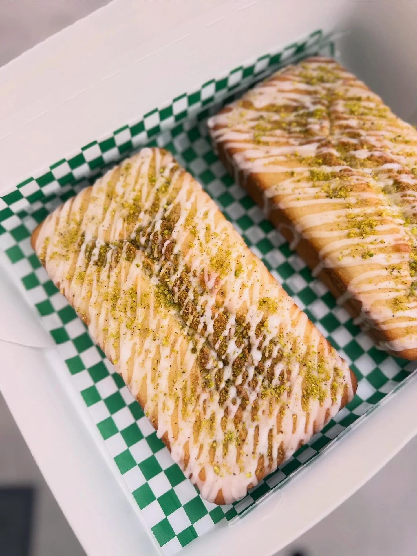 Lemon Pistachio Loaf Cake 🍋