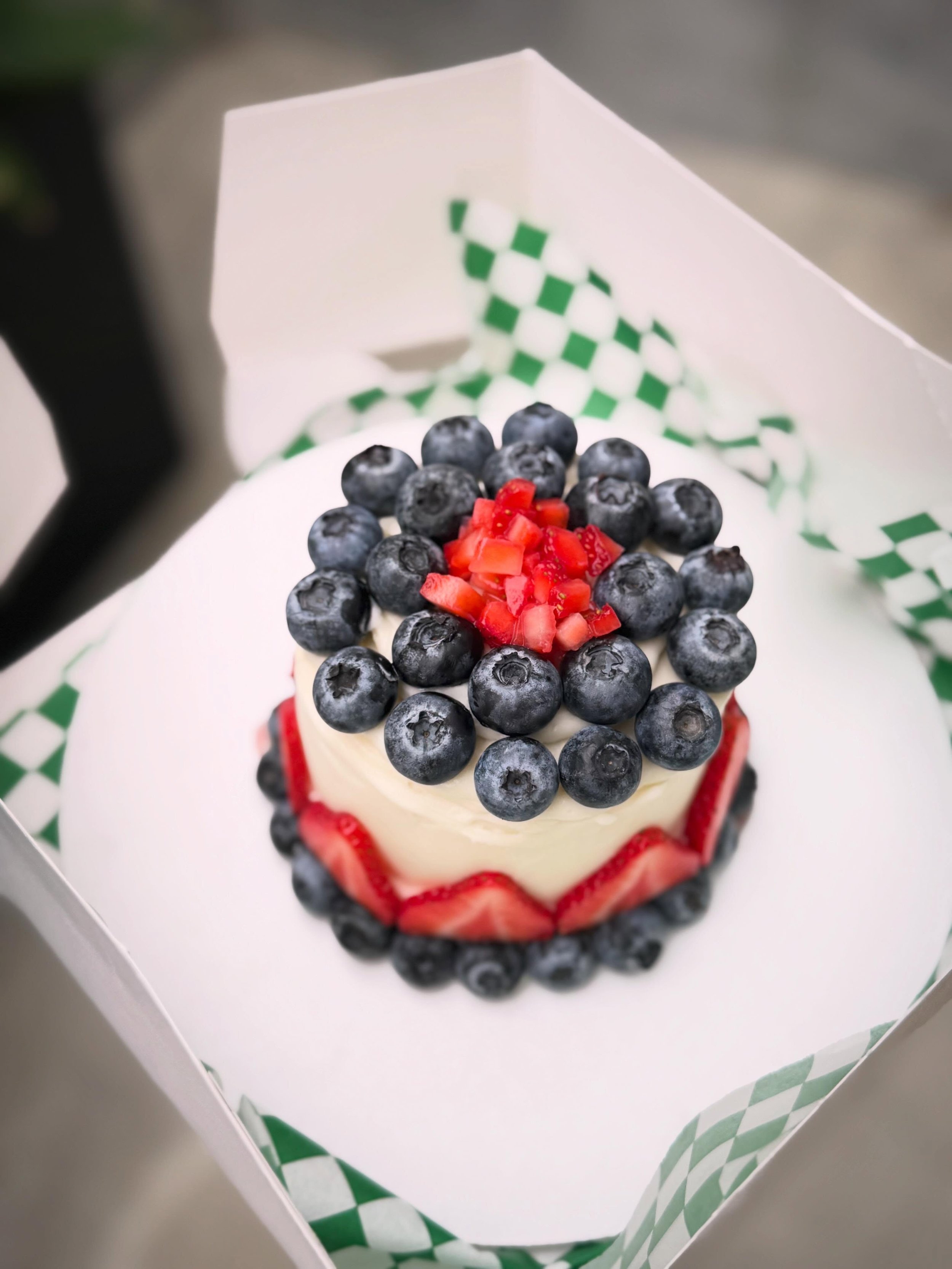 Mini Chocolate Layer Cake with Vanilla Buttercream &amp; Fresh Fruit 🥰 

***Custom Order***