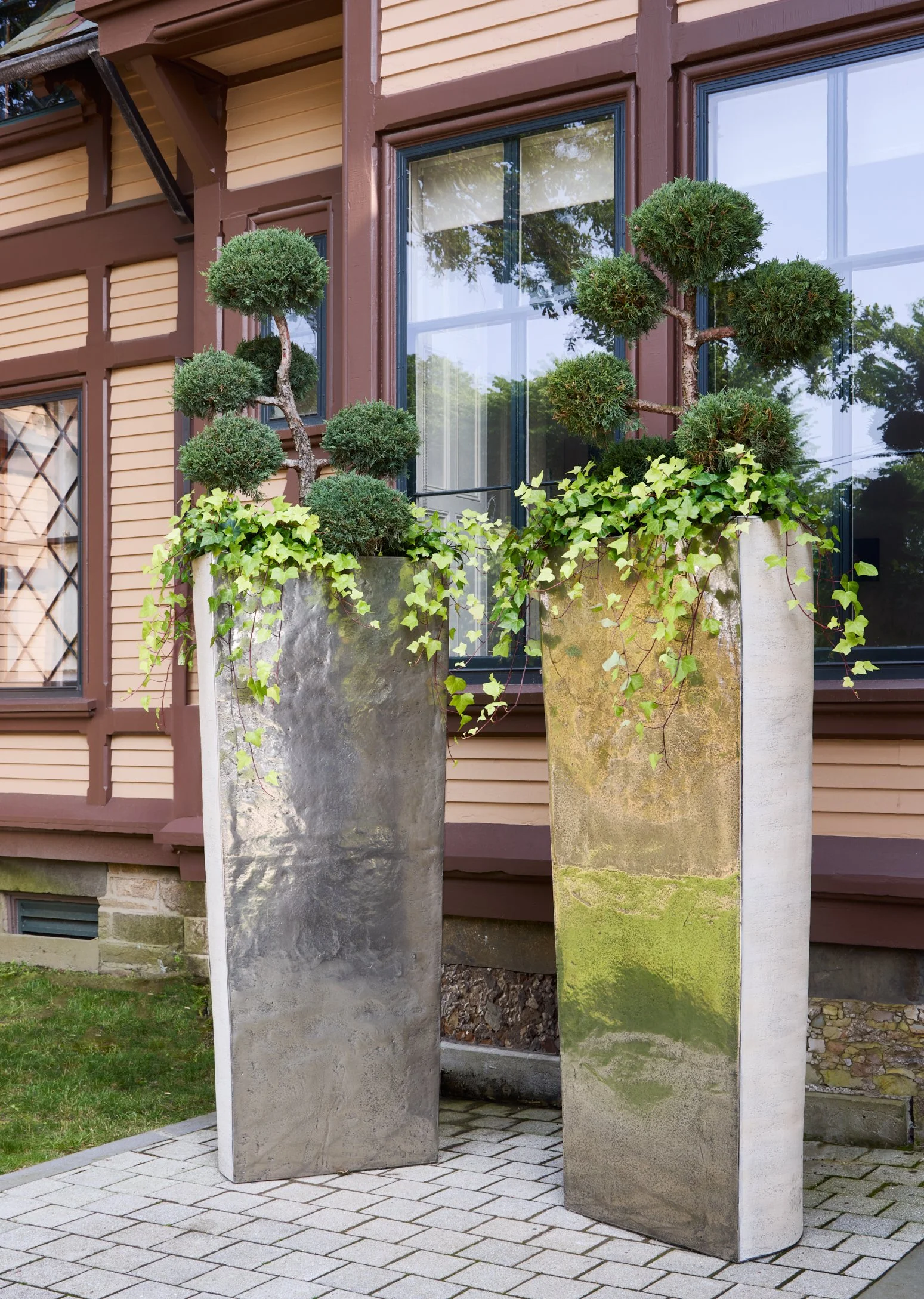 Newport Art Museum - Rottet planters
