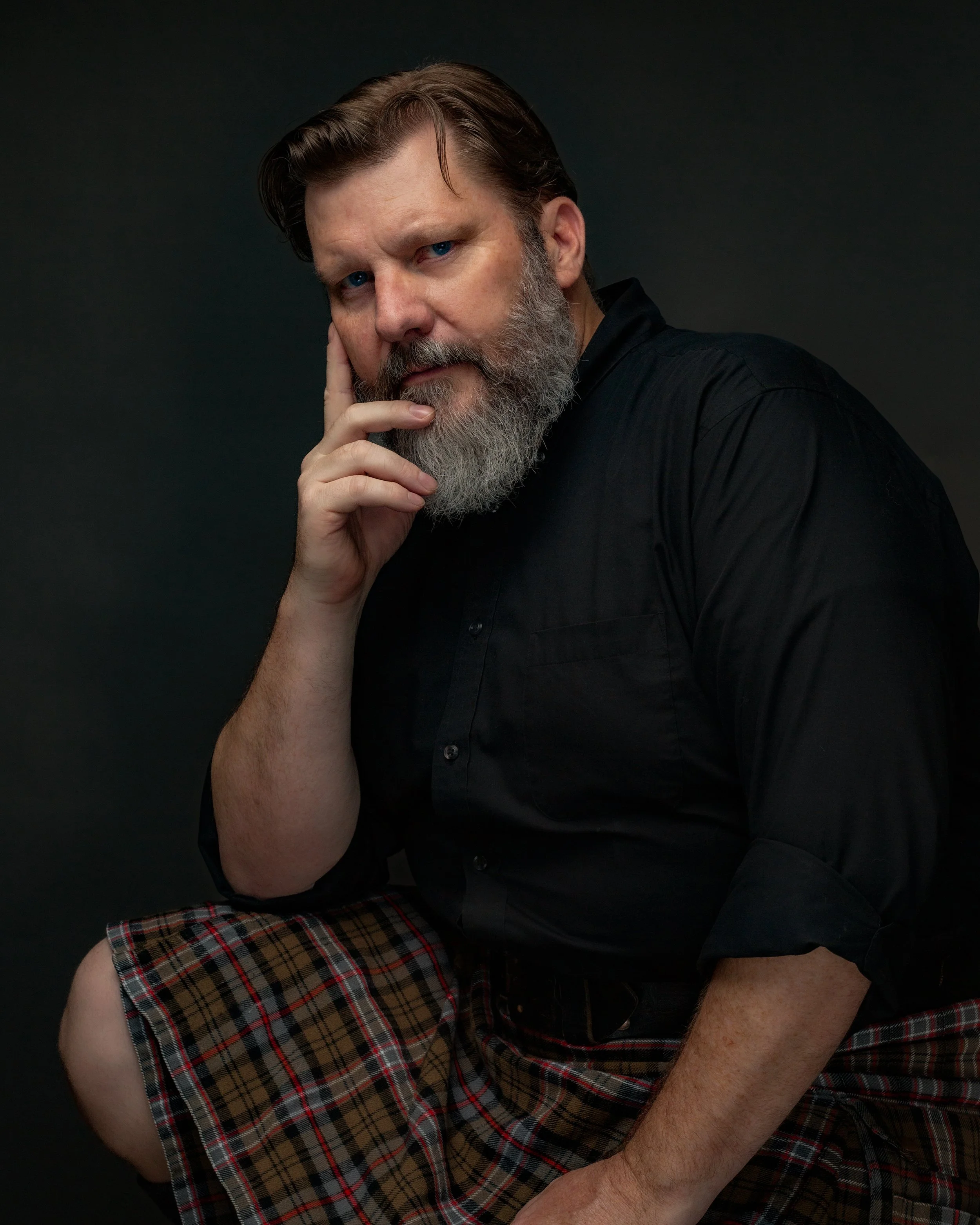 Eric O. Ledermann is a boutique heirloom portrait, headshot, and branding photographer in Chandler, Arizona, serving families and businesses throughout Arizona.