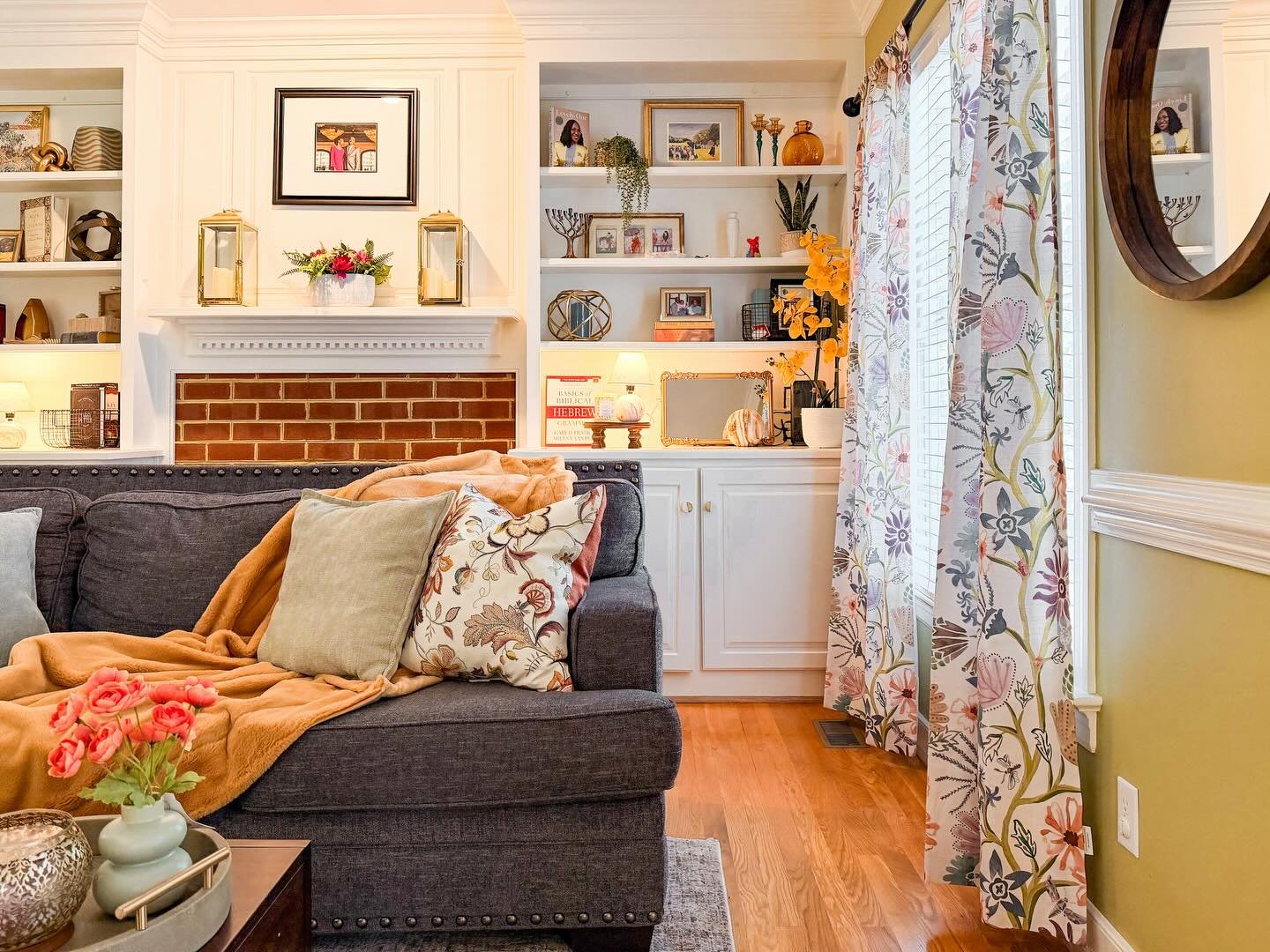 Talk about a GLOW UP! 😍🌟🙌 Swipe to see the Before pictures!

We are still amazed to see how much pattern, color and VIBRANCY this room took on! 

Our client had been struggling with this living room since she first moved into the home. Even after 