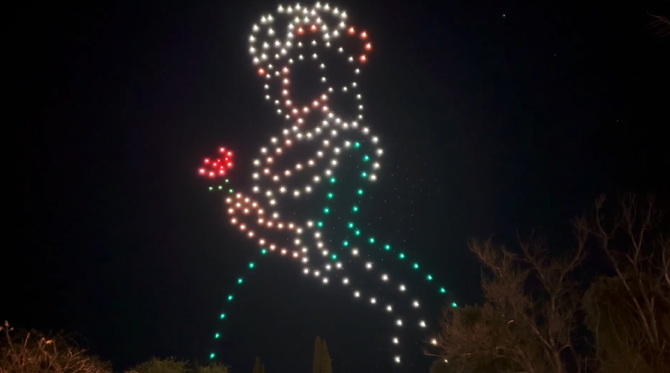 An image from an NLDS drone show depicting a French woman for a university's mascot.