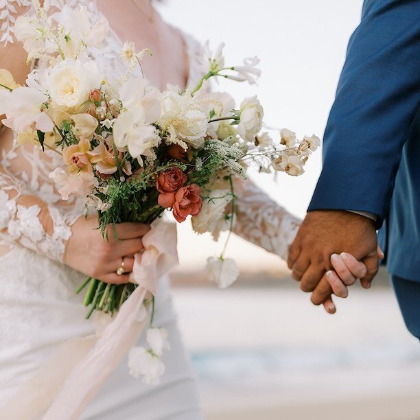 M O V E M E N T
 
Photo: @apollofotografie 
Flowers &amp; Floral Design: @ashandoakfloral 
Planning &amp; Design: #TSLEWedding @theysolovedevents 
 
#bouquet #bridalbouquet #weddingceremony #destinationwedding #beachwedding #beachceremony #california