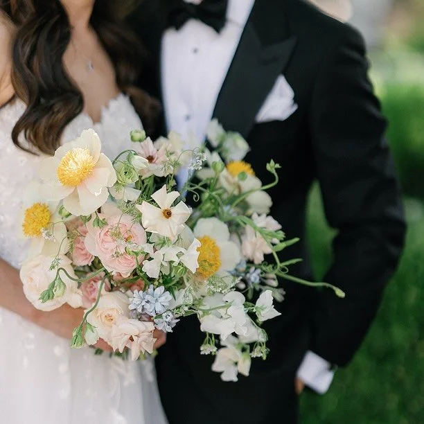 [swipe] For the first time, I couldn&rsquo;t decide whether to lead with the bouquet or the boutonniere. Rarely does a boutonniere rival for center stage &mdash; but here, both stood out as statement pieces in their own right.
 
Photo: @zhazha 
Flora