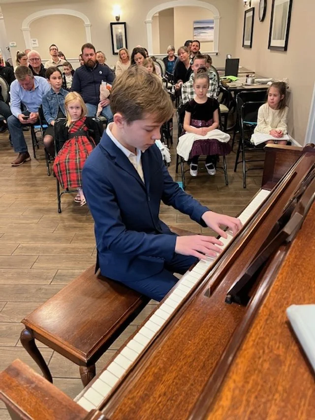 virtual piano lessons.jpeg