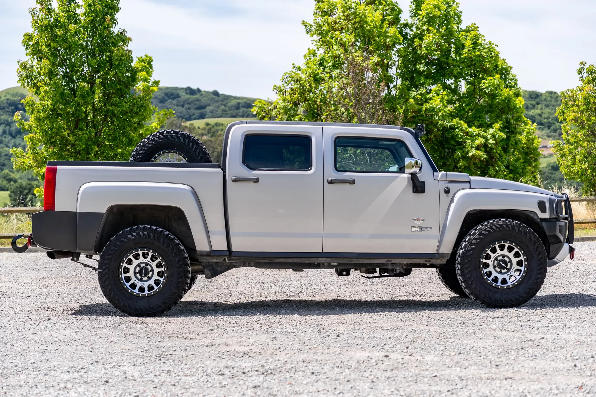 Hummer-H3T-3.webp