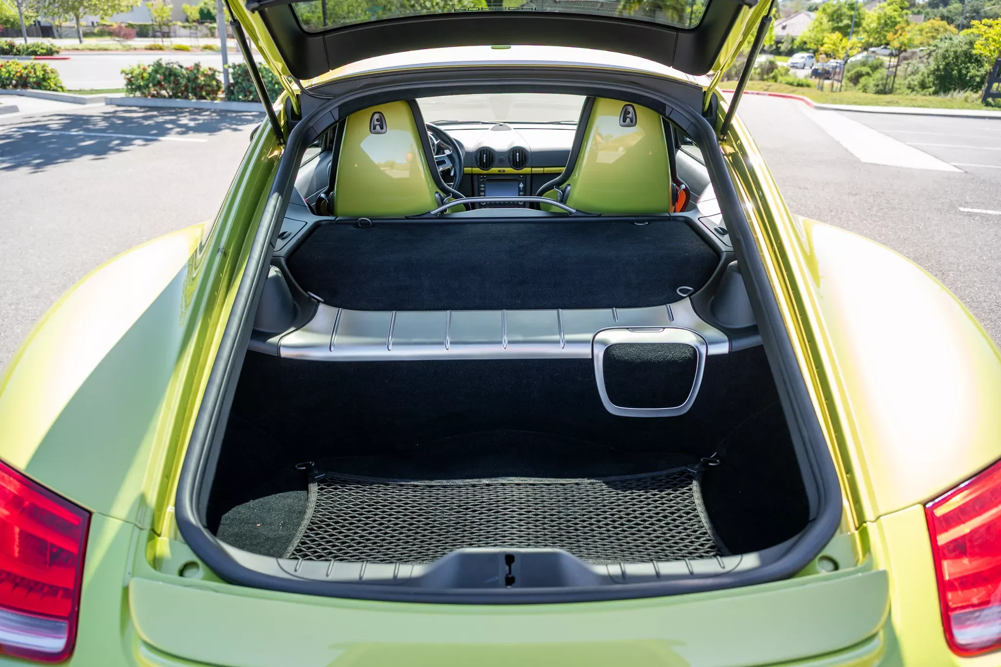 2012-PorscheCayman-17.webp