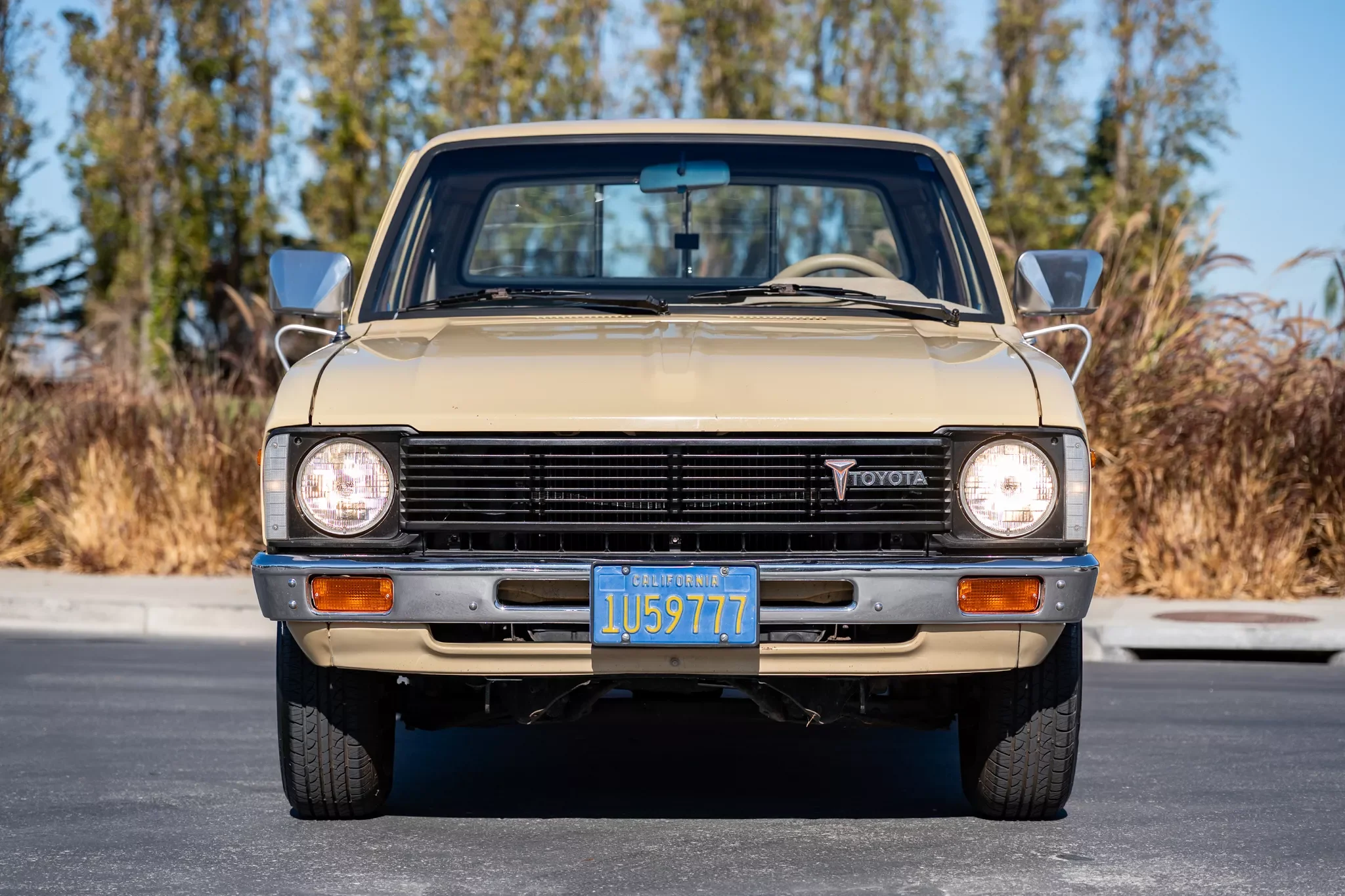 1980-ToyotaHilux-1.webp