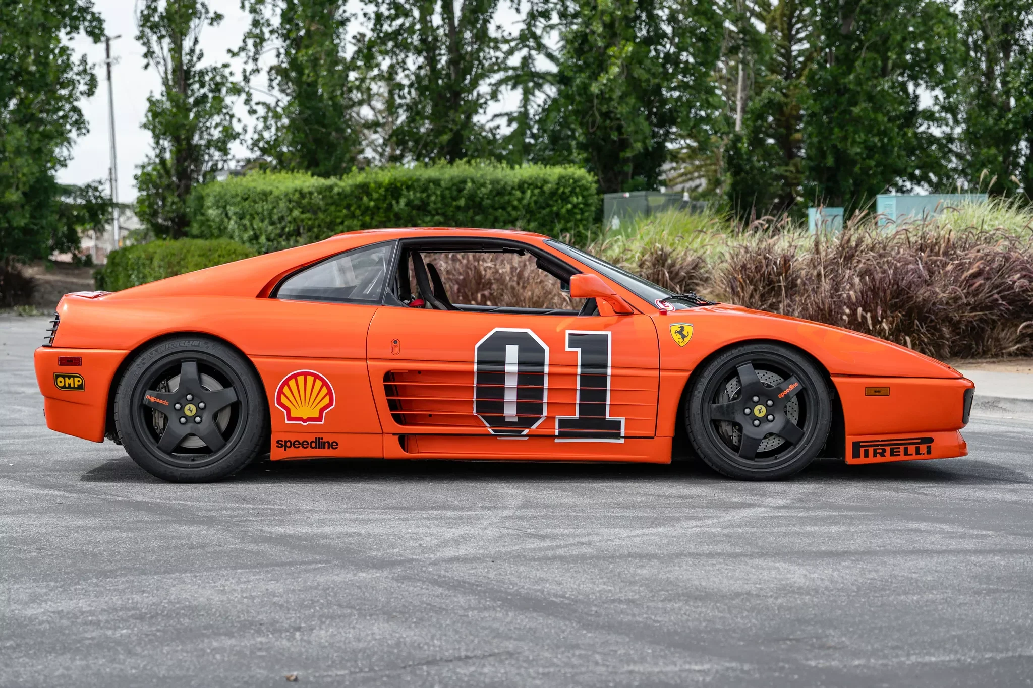 Ferrari-348-2.webp