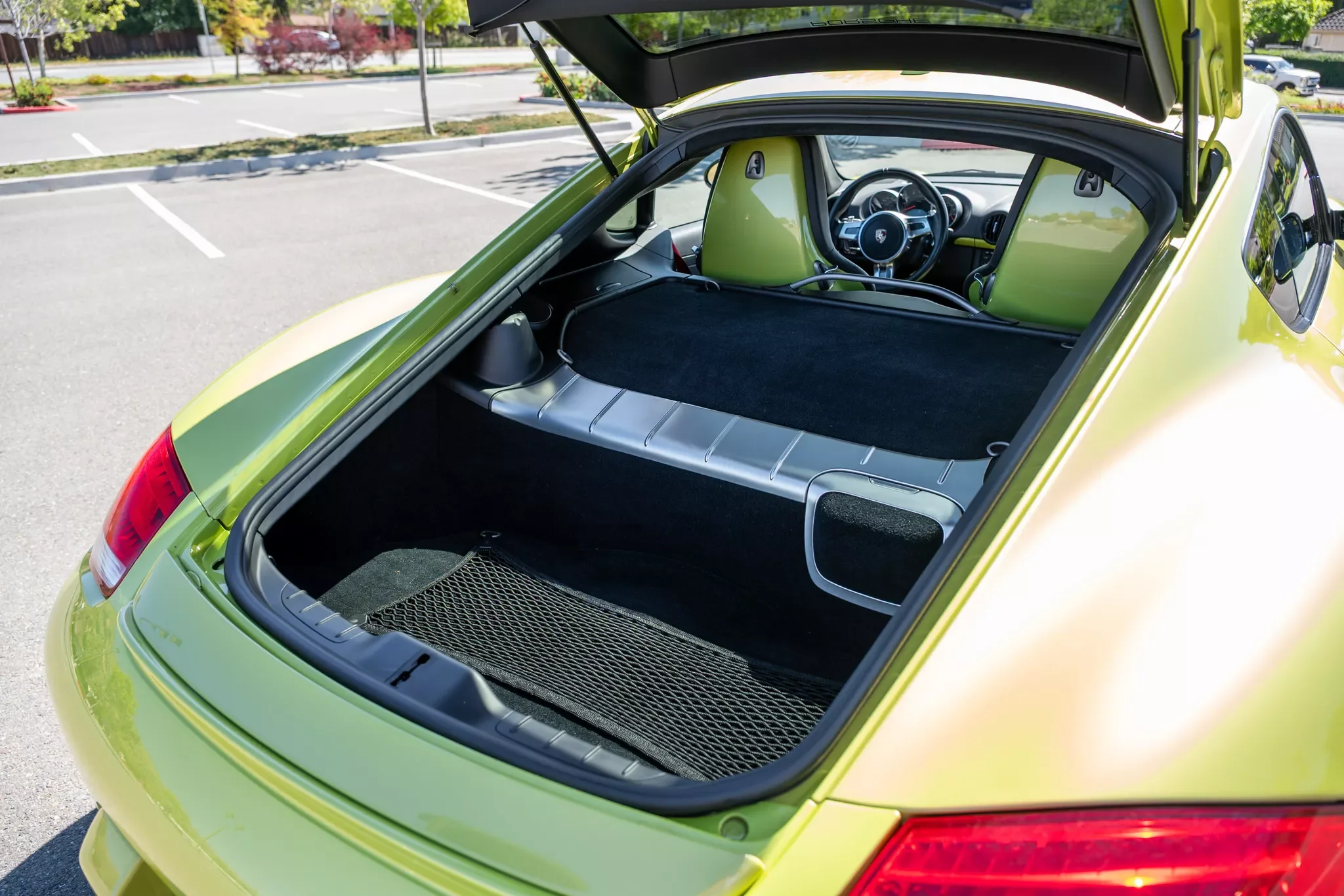 2012-PorscheCayman-18.webp