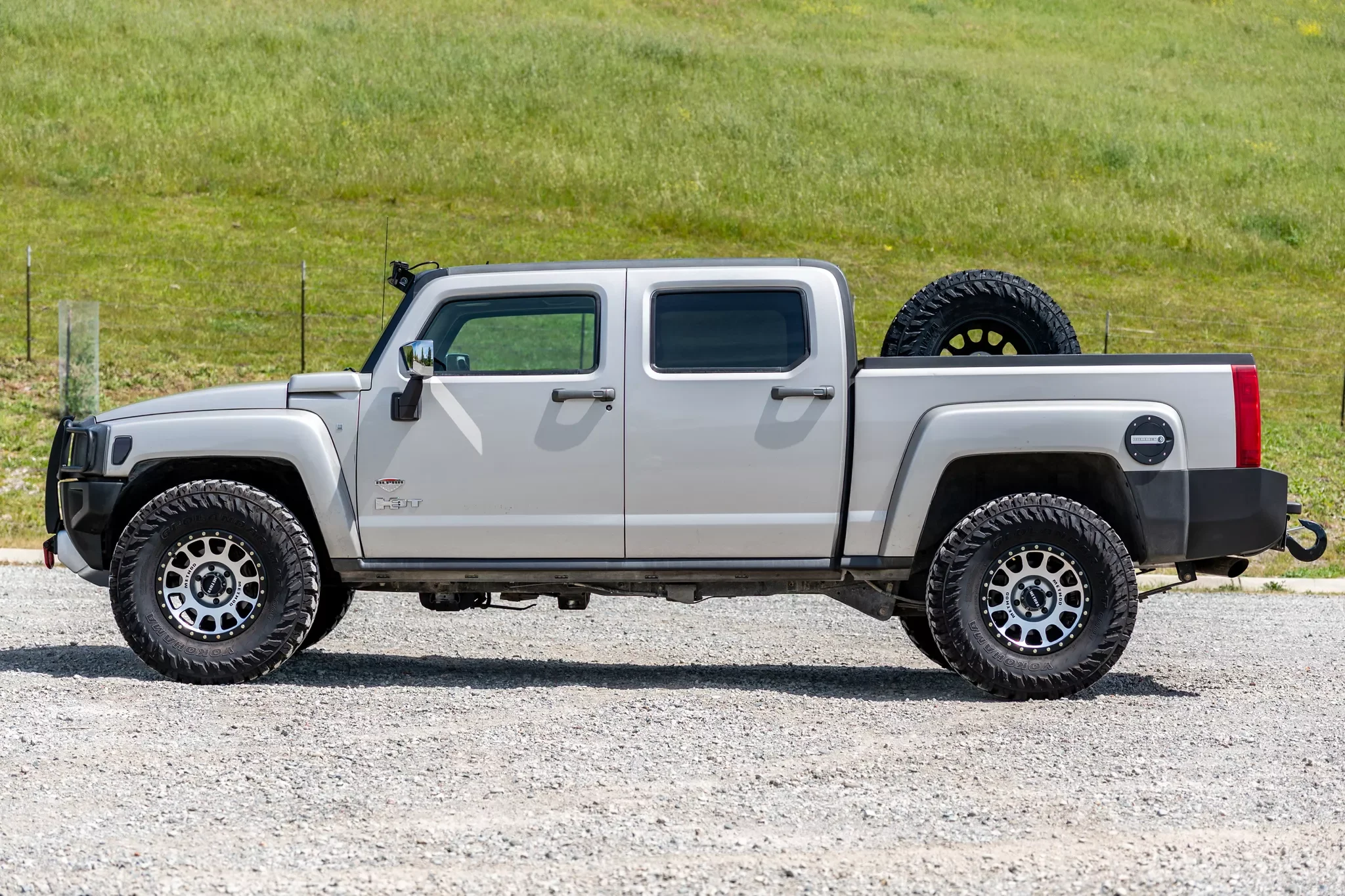 Hummer-H3T-7.webp
