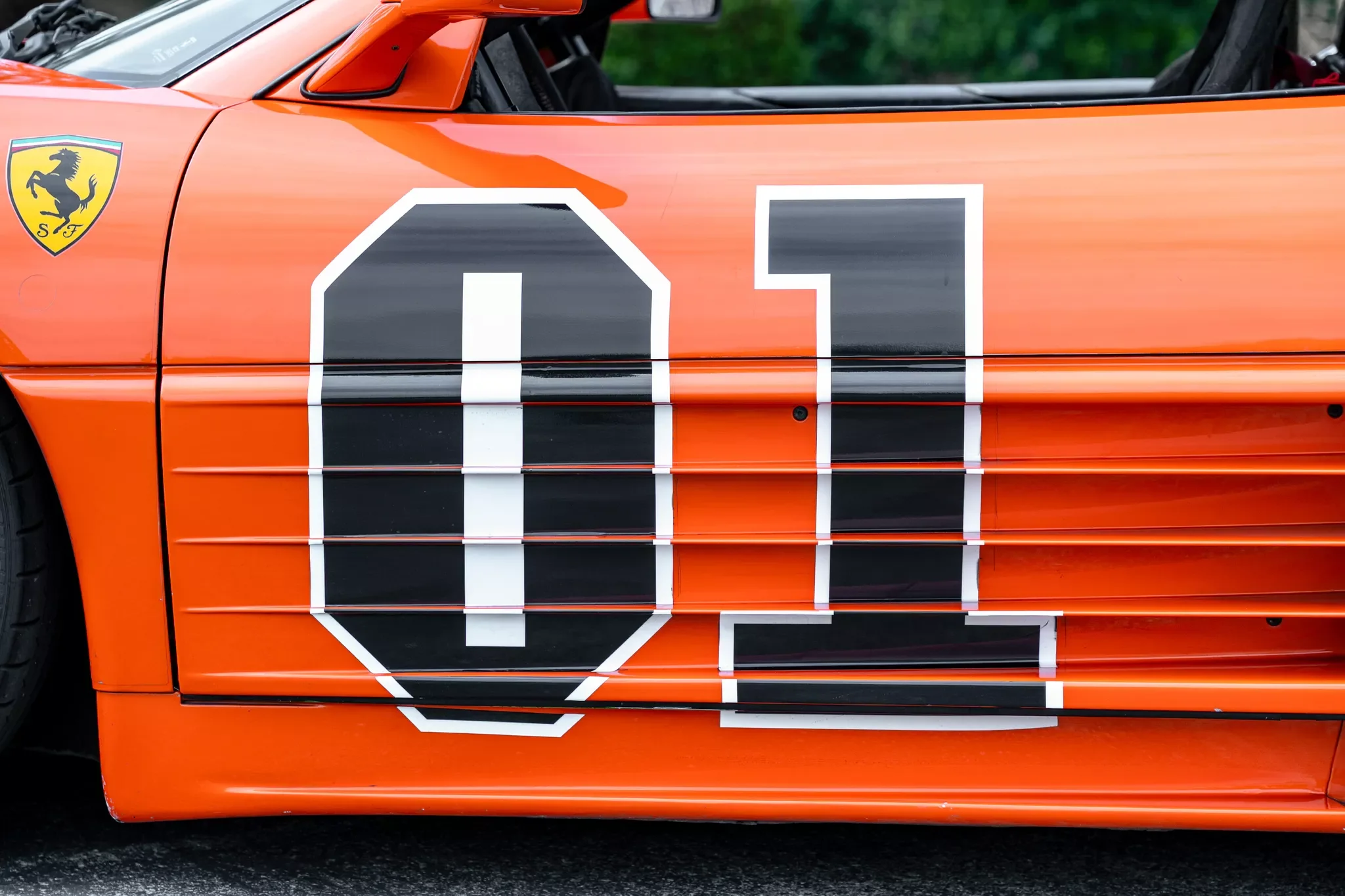 Ferrari-348-9.webp