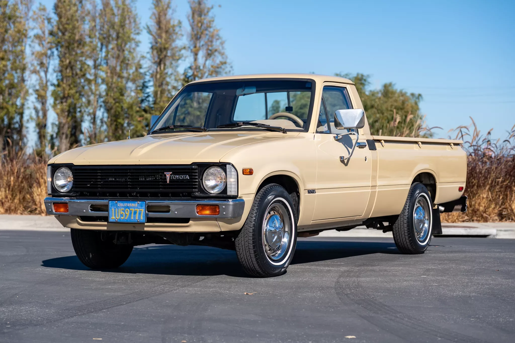 1980-ToyotaHilux-5.webp