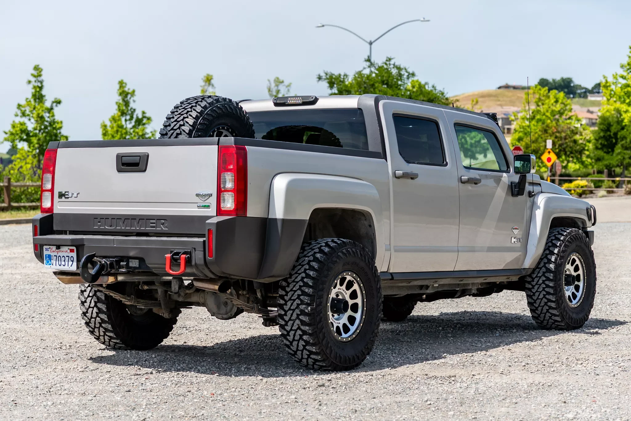 Hummer-H3T-5.webp