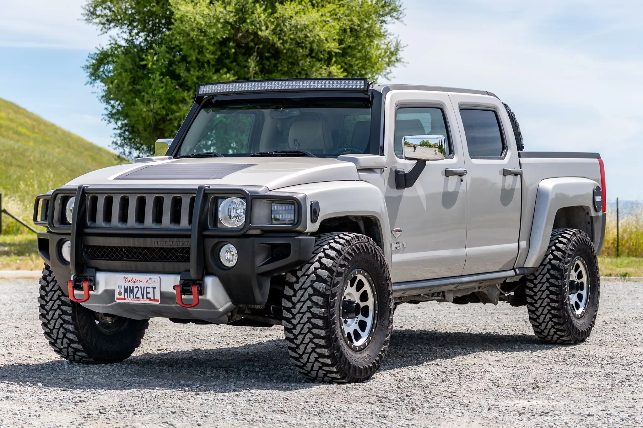 Hummer-H3T-4.webp