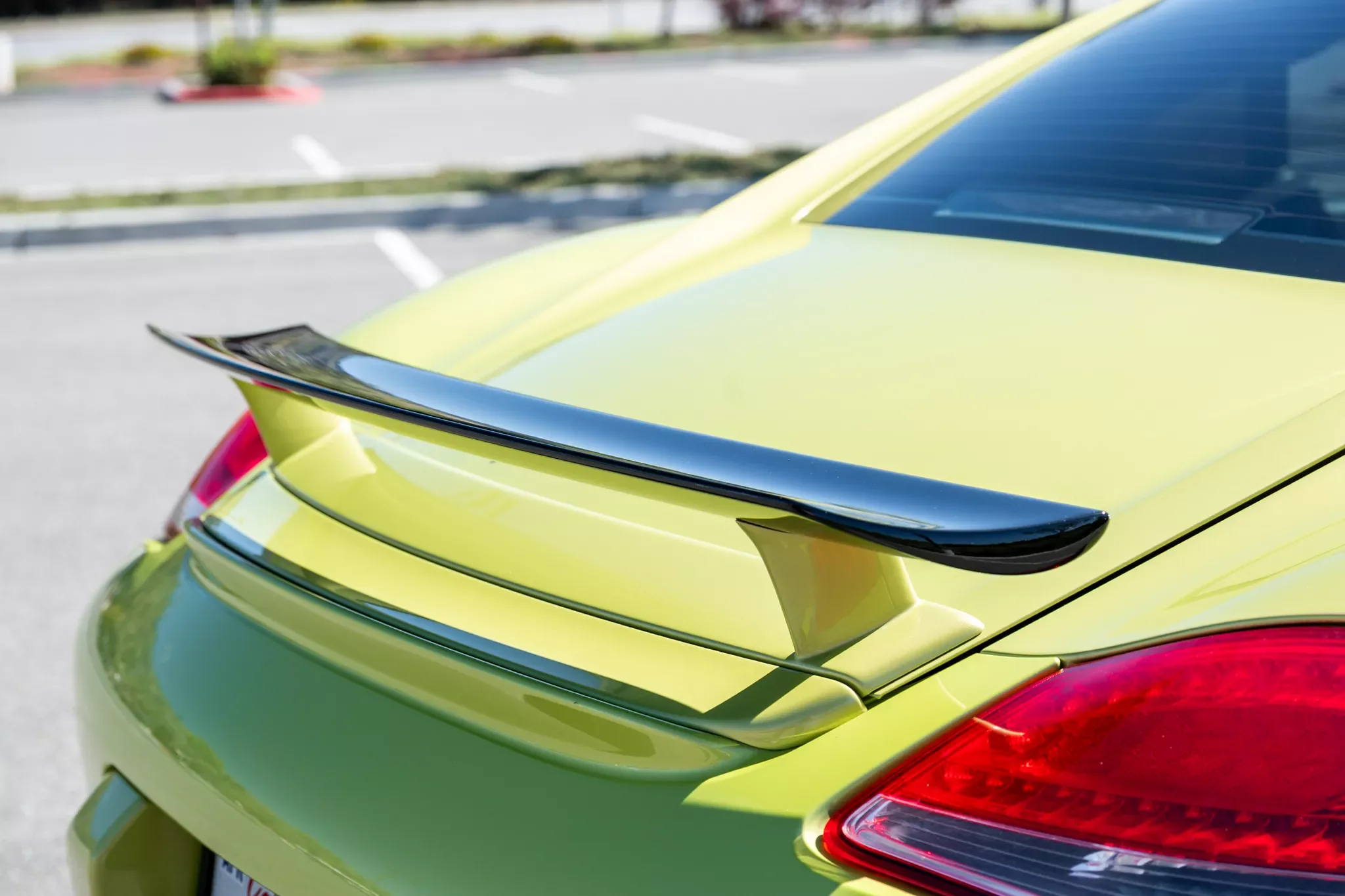 2012-PorscheCayman-7.webp