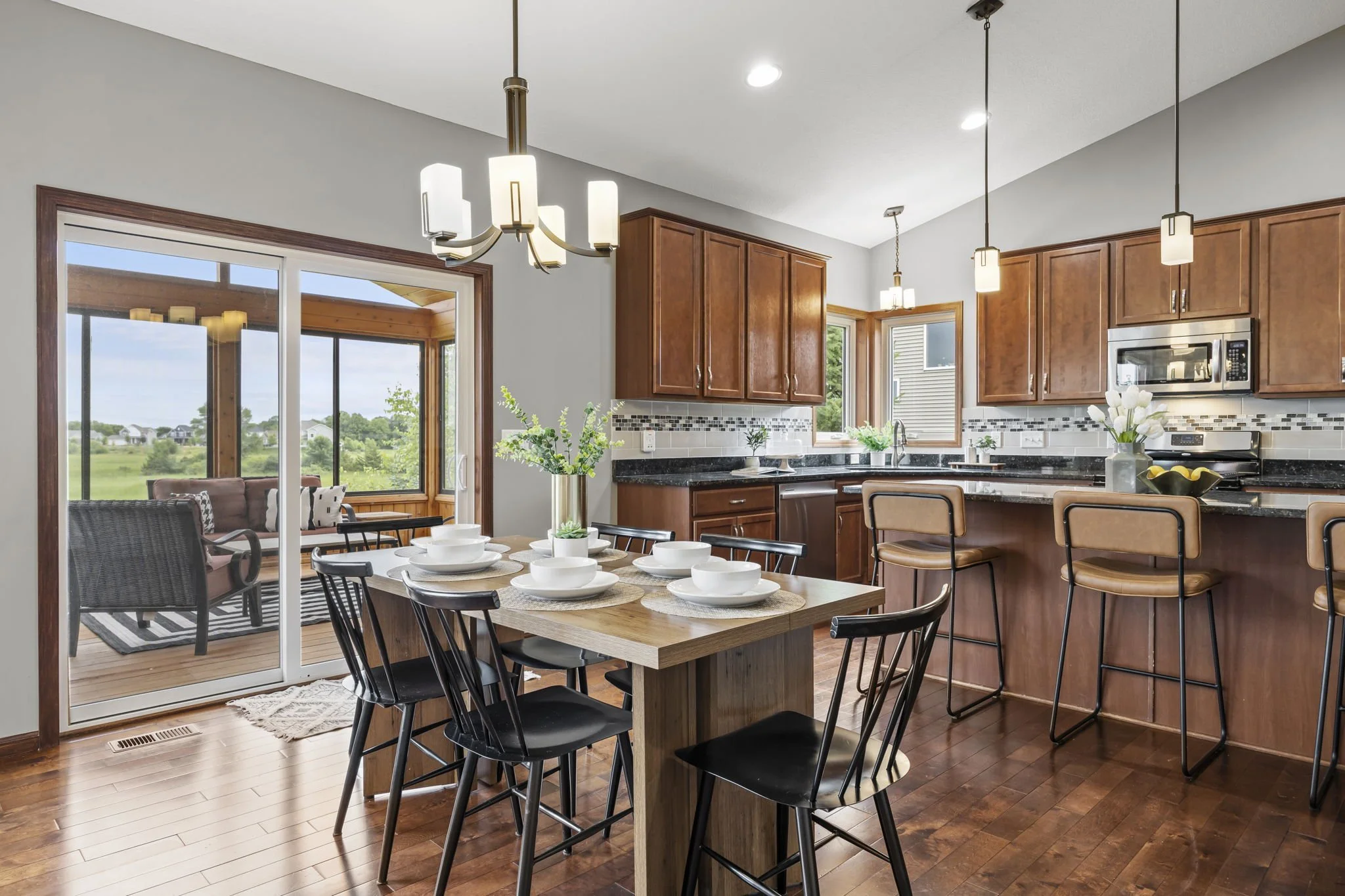 23-web-or-mls-4869 Merganser Dr-144.jpg