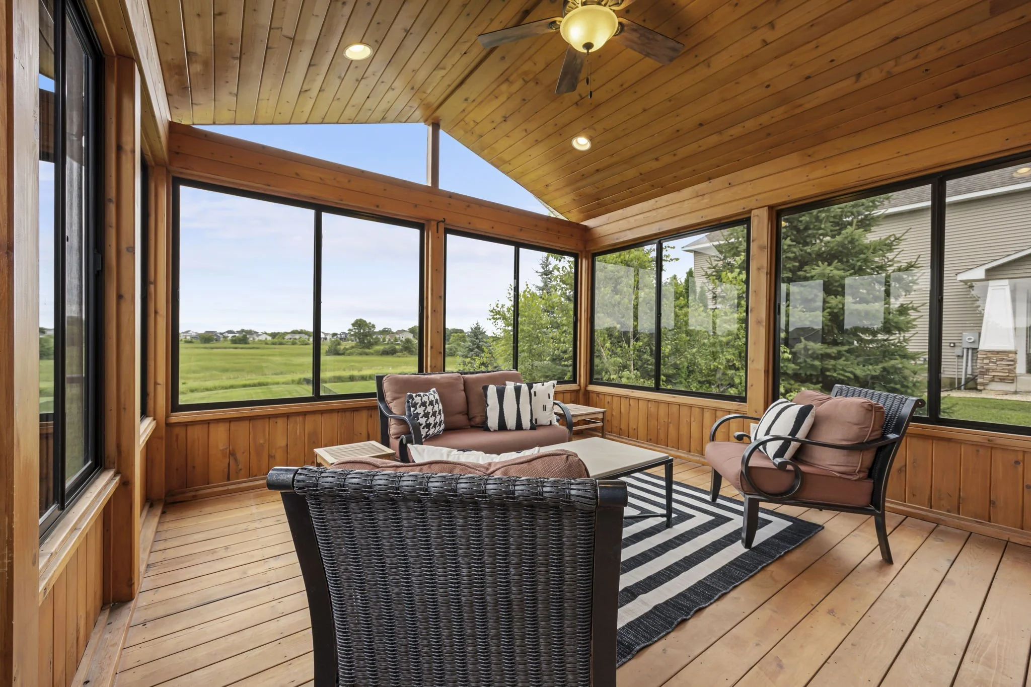 63-web-or-mls-4869 Merganser Dr-104.jpg