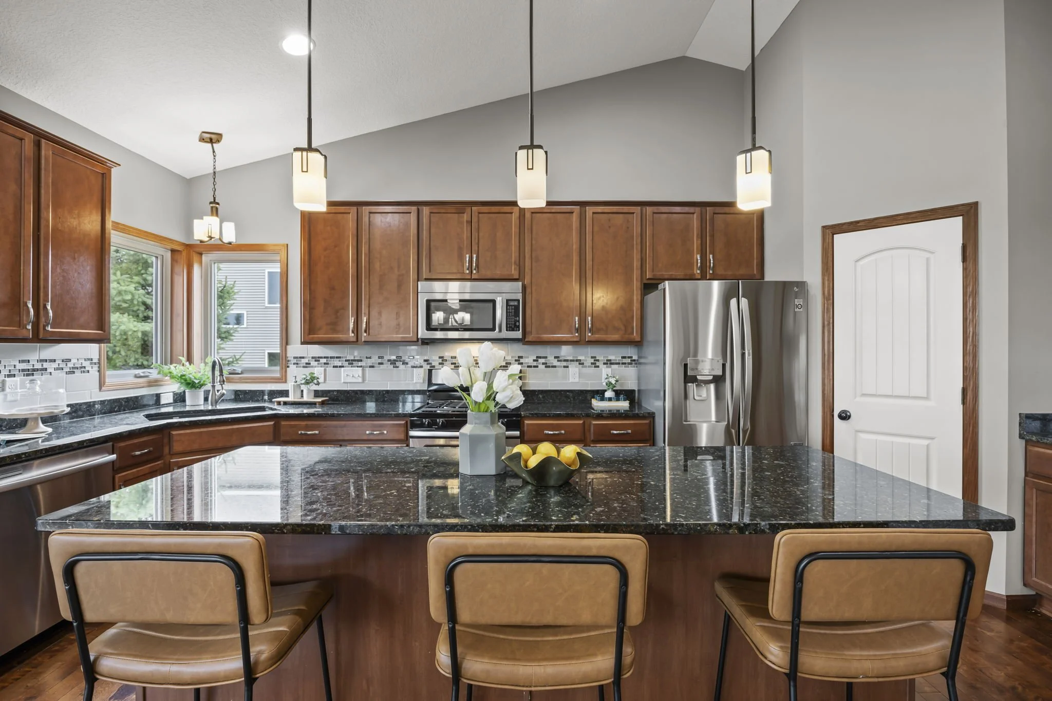 27-web-or-mls-4869 Merganser Dr-153.jpg