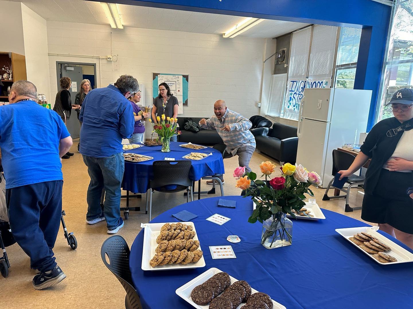Teachers and staff enjoyed delicious Hello Robin cookies today donated by FOI. Thank you teachers and staff for all that you do to help prepare the next generation for life after high school.