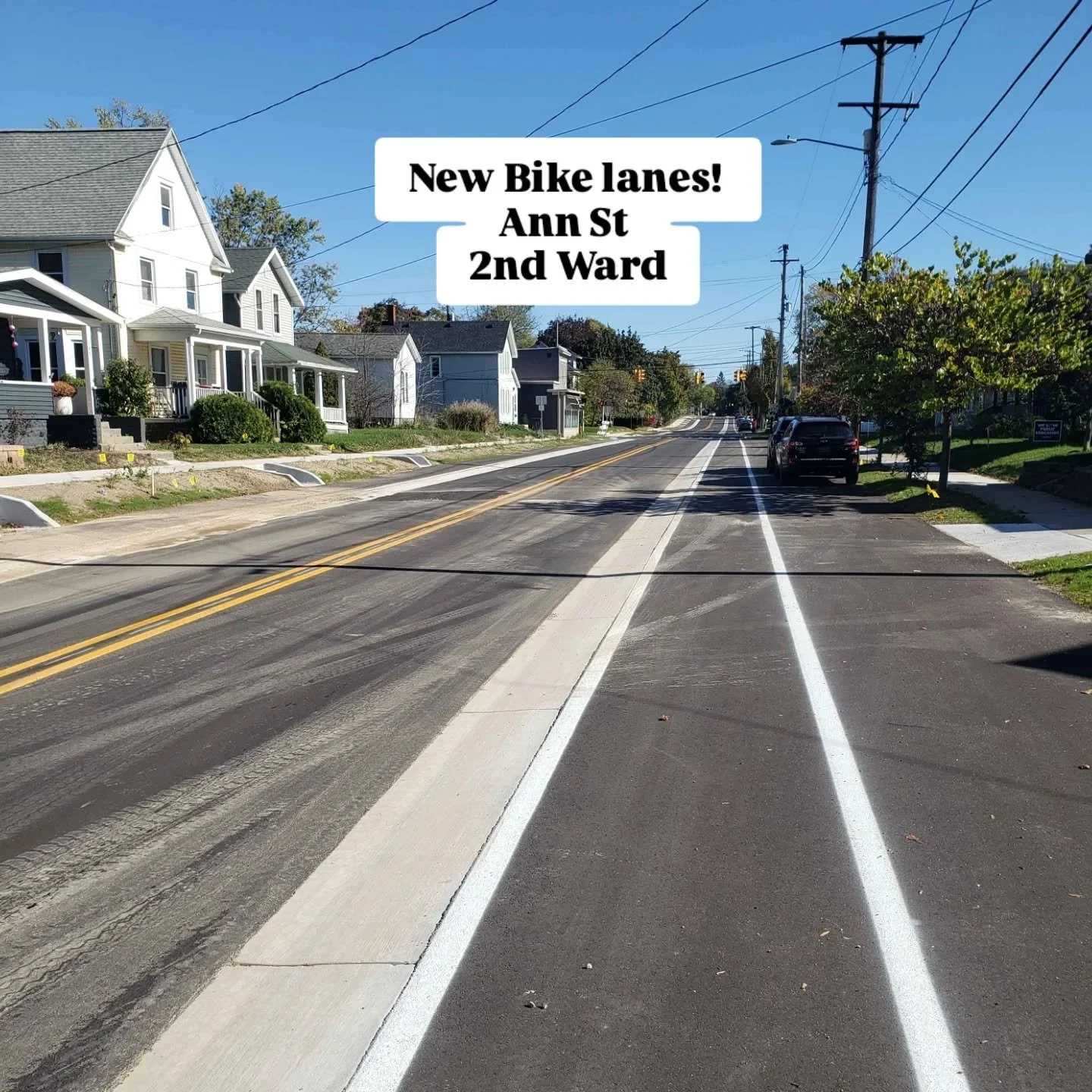 It's a great day for a ride down a new bike lane!  Thank you @onthegogr  and @citygrandrapids  for the improvements. 
Do you have photos of GR infrastructure that you're proud of? We want to see them! Send them to Contact@strongtownGr.org and tell u