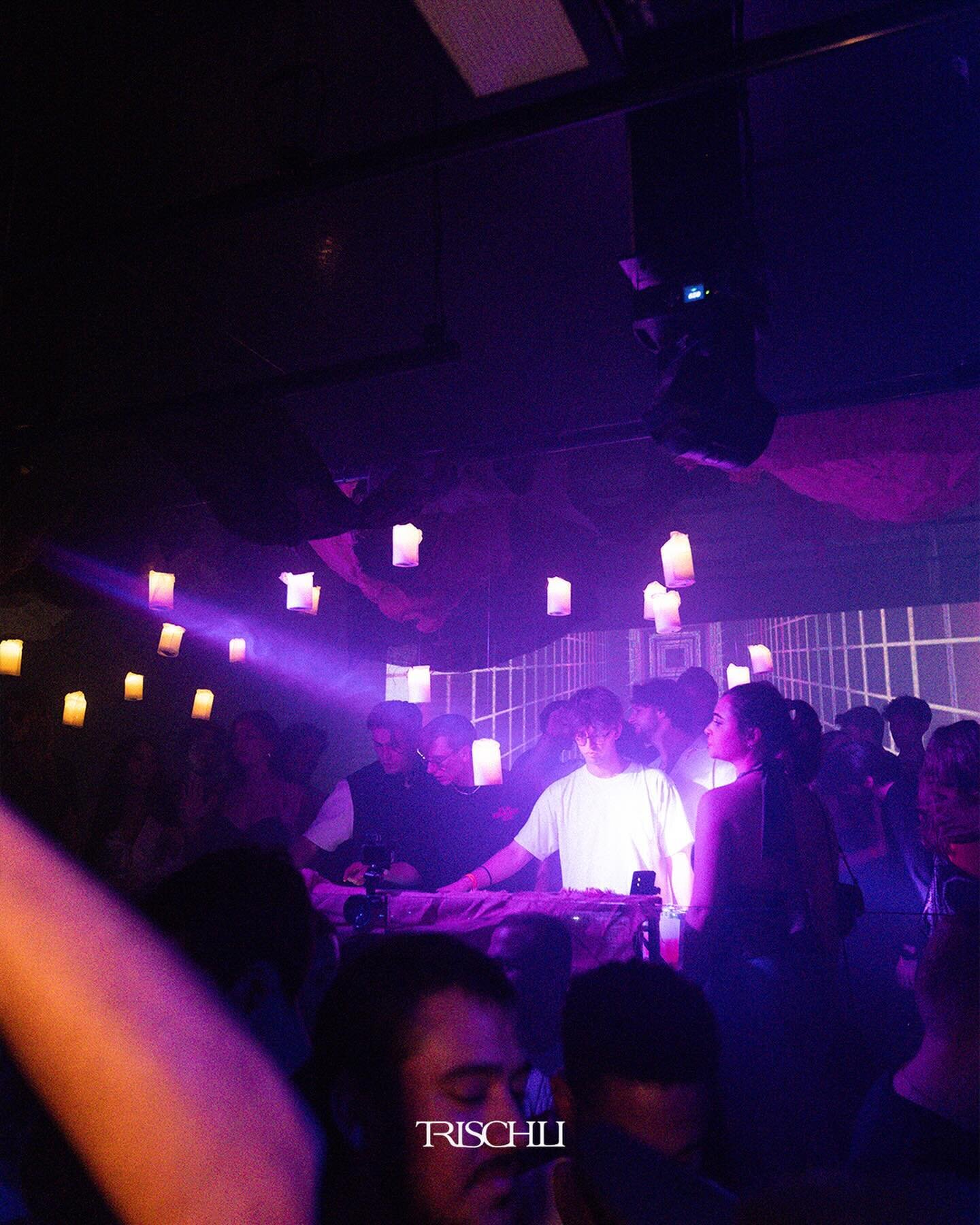 NIGHTS ARE MEANT FOR MAKING MEMORIES. 🥳

#Trischli #trischlifam #SG #SGnightlife #nightclub #partytime #clubbing #nightlife