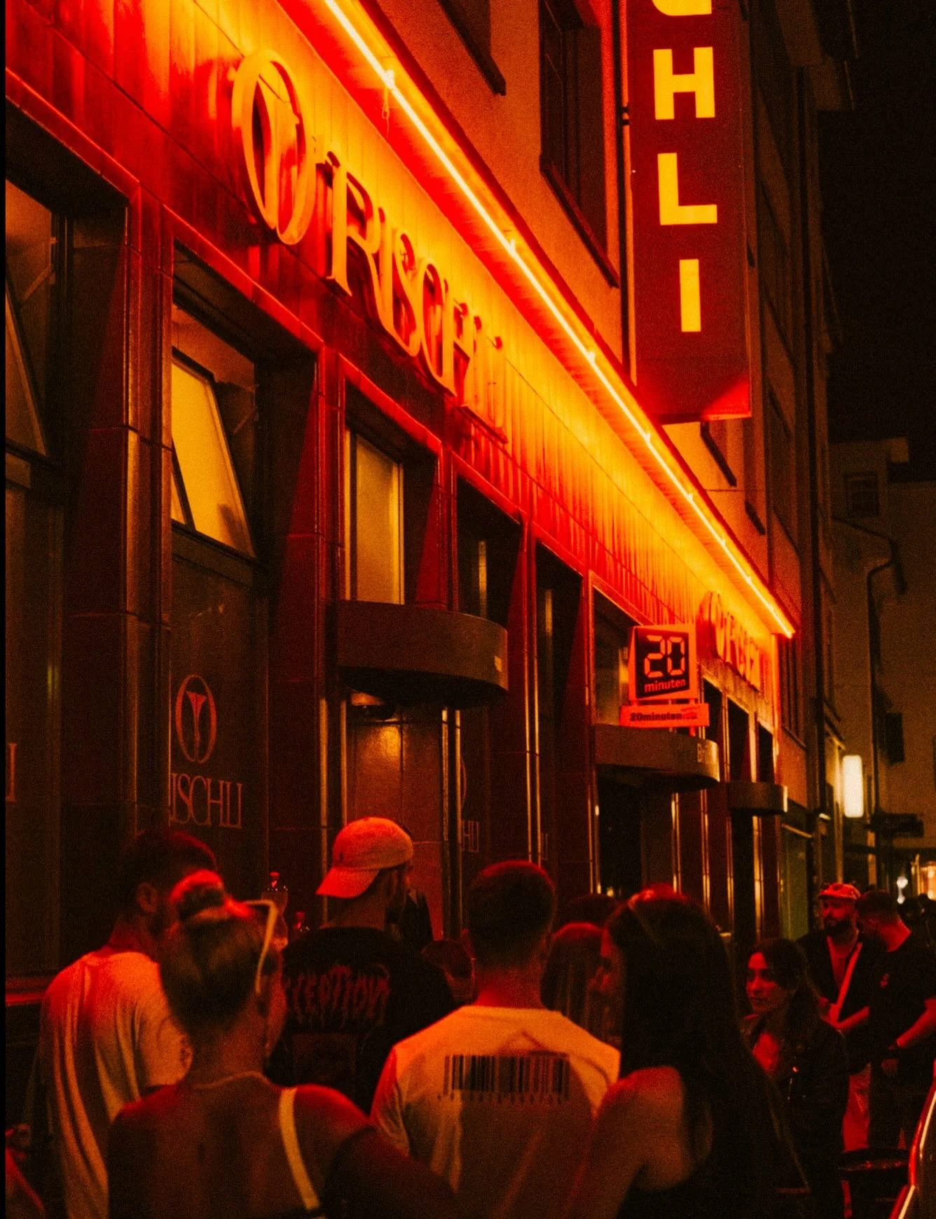 The night starts here.

#trischliclub #events #goingout