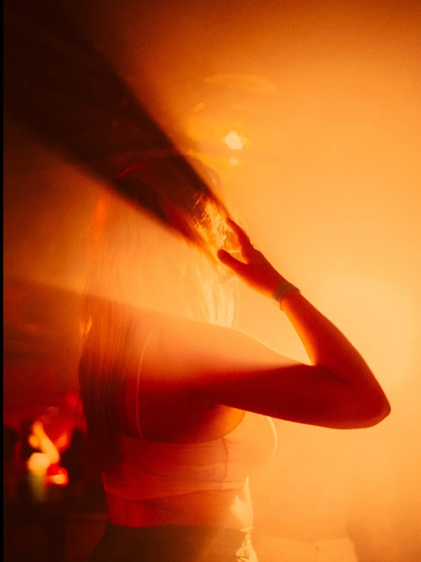 Lit by the night.

#trischli #clubbing #dance