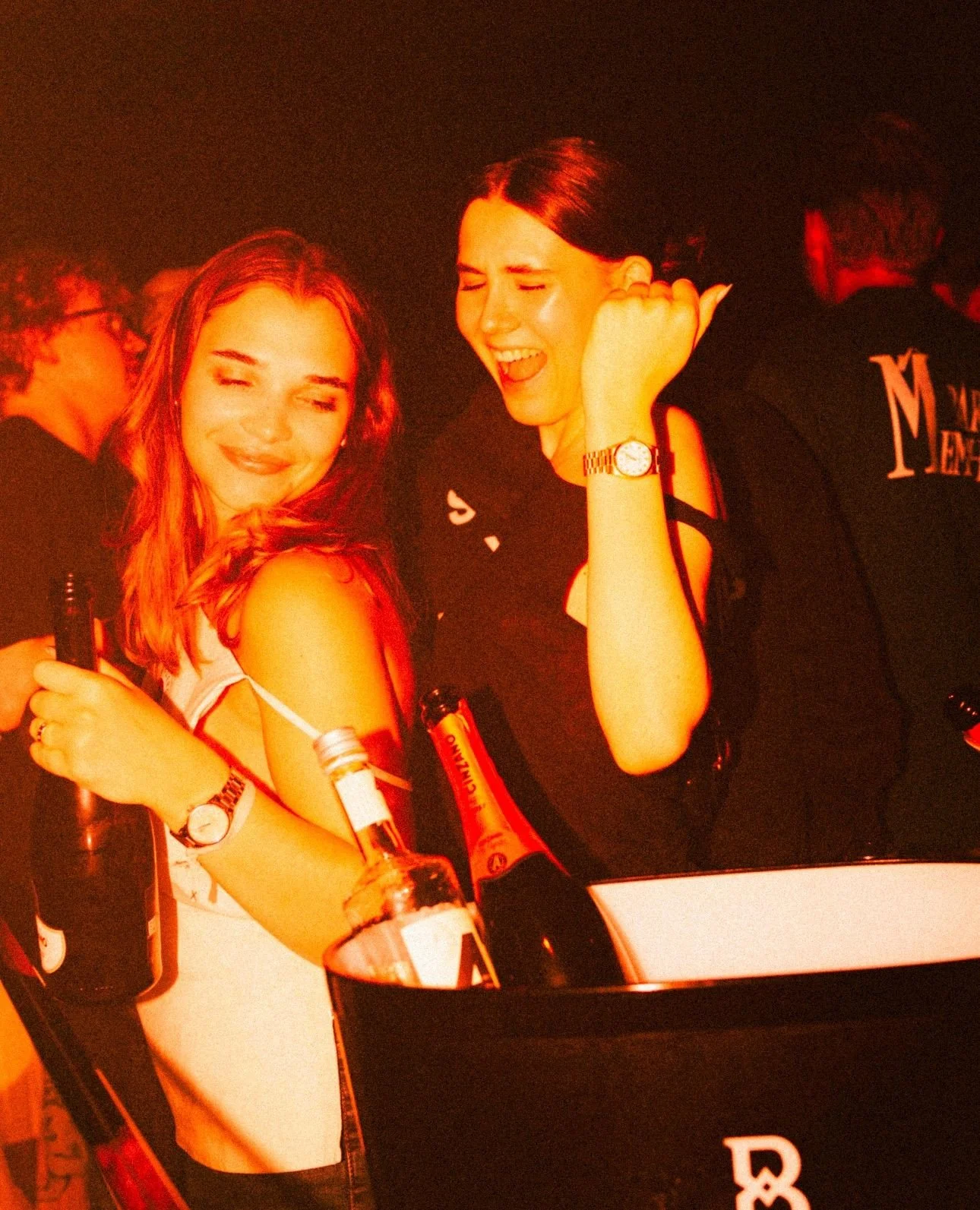 people make the night⁠
⁠
⁠
#trischligirls #club #nightlife