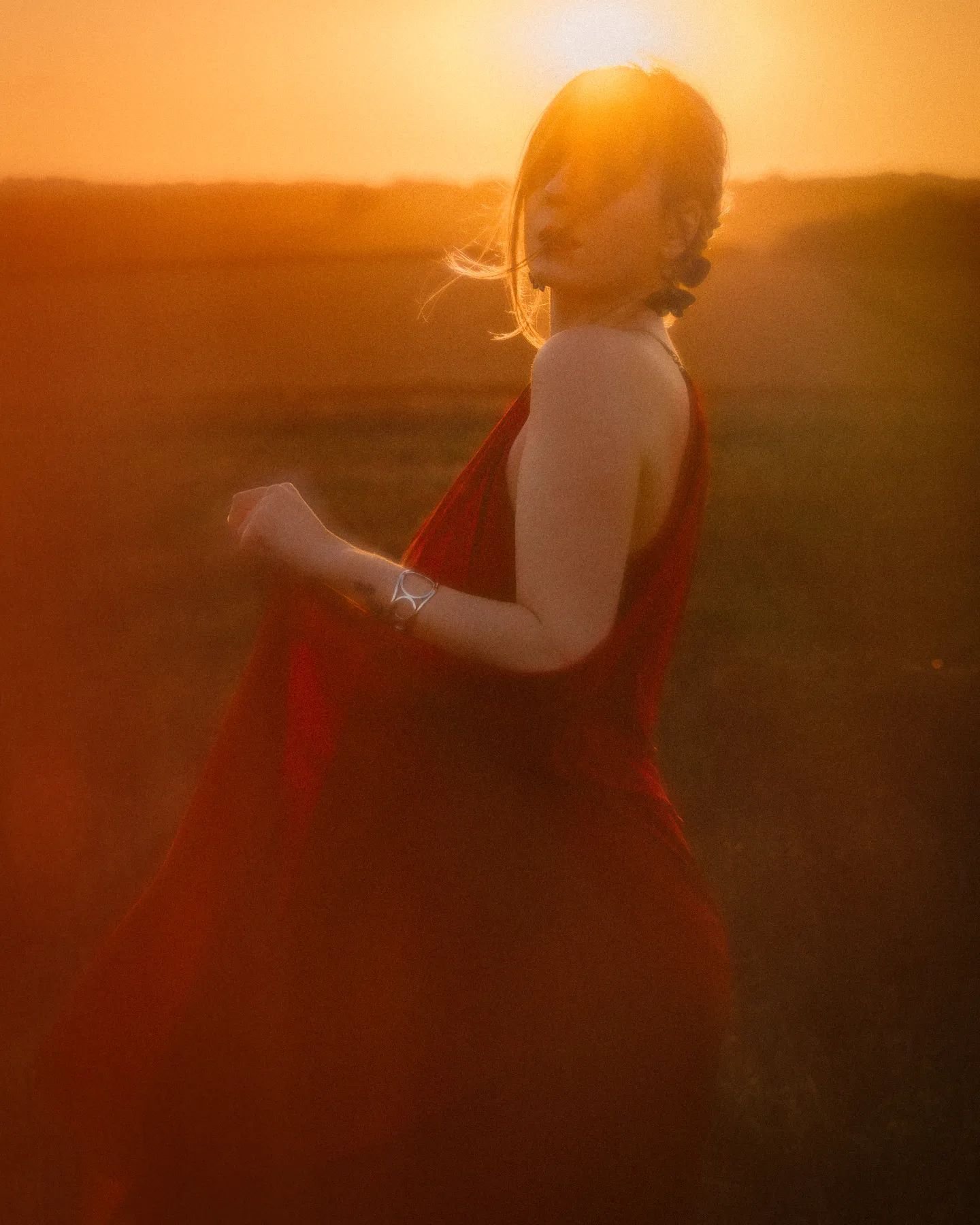 Let your feminine energy flow through you, let it come to the surface ❤️

Did you know that the divine feminine energy is spiritual energy found within each woman's soul. This energy source can heal the body, mind, and soul. It is connected to your i