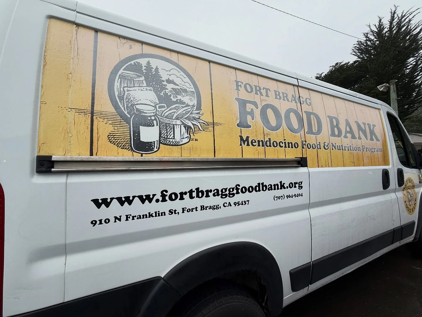Families in our community are about to face real hardship as SNAP benefits end on November 1. 

Nearly 1 in 5 people in Mendocino County depend on this support. 

I made a donation to the Fort Bragg Food Bank today. 

Please join me if you can and do