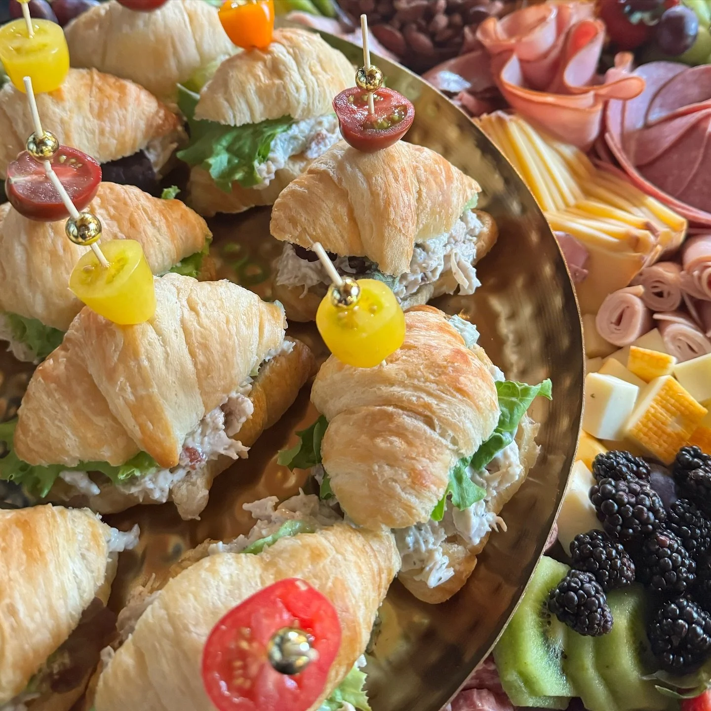 AVAILABLE - Lunch and Dinner