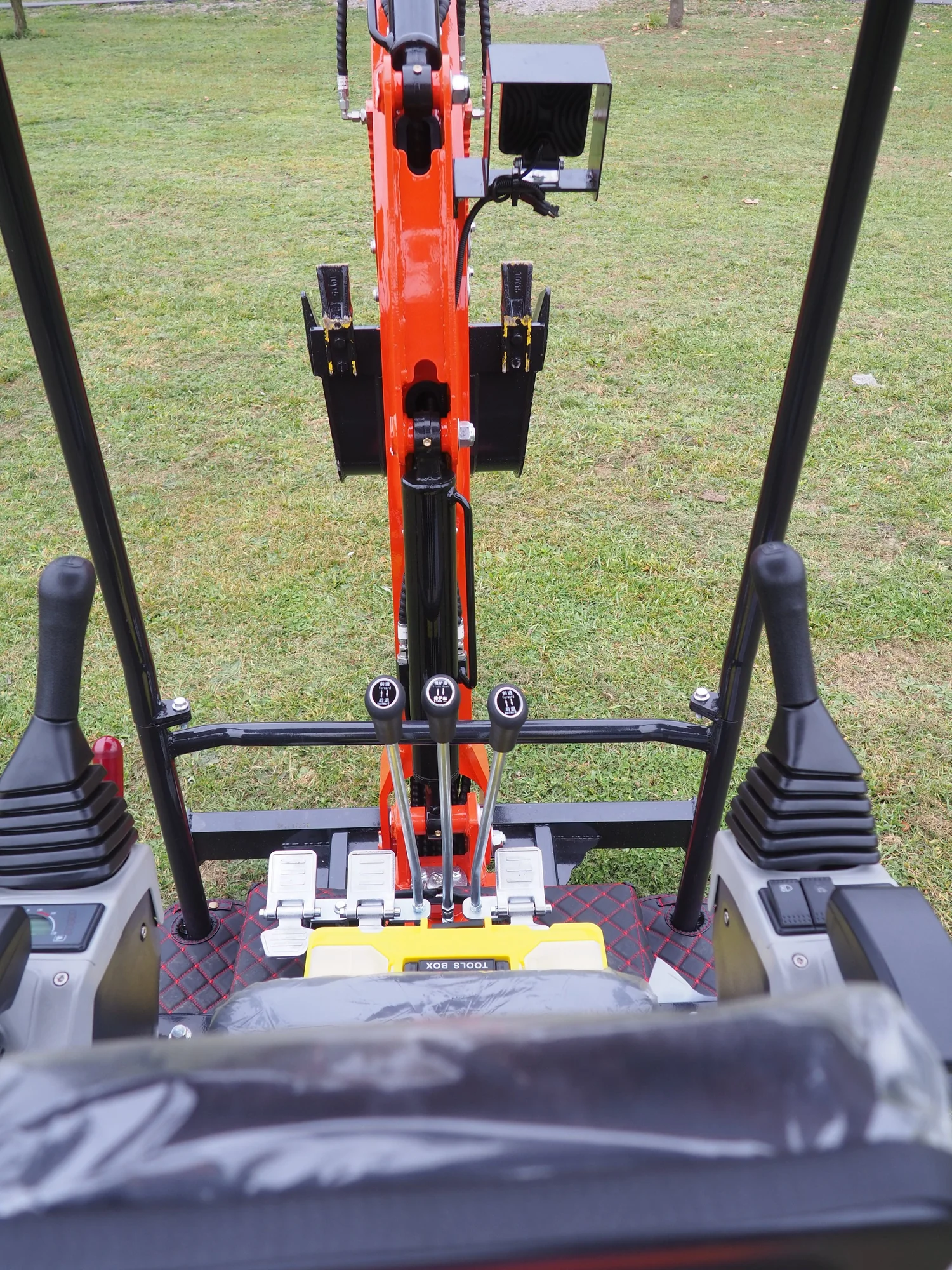 ZH24D-2 | Mini Excavator | 1 Ton | Diesel | 24 Series — Mini
