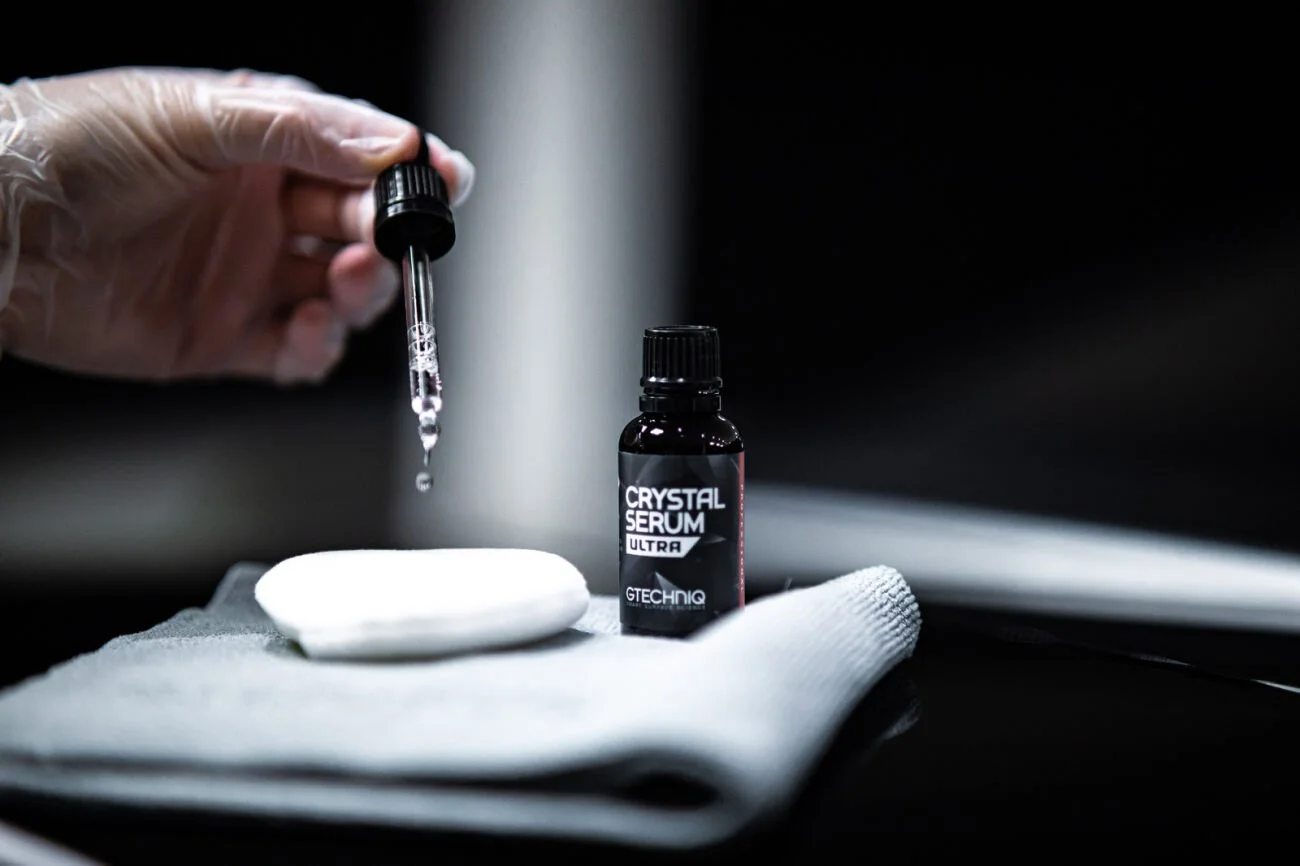 Gtechniq Crystal Serum Ultra ceramic coating bottle and applicator
