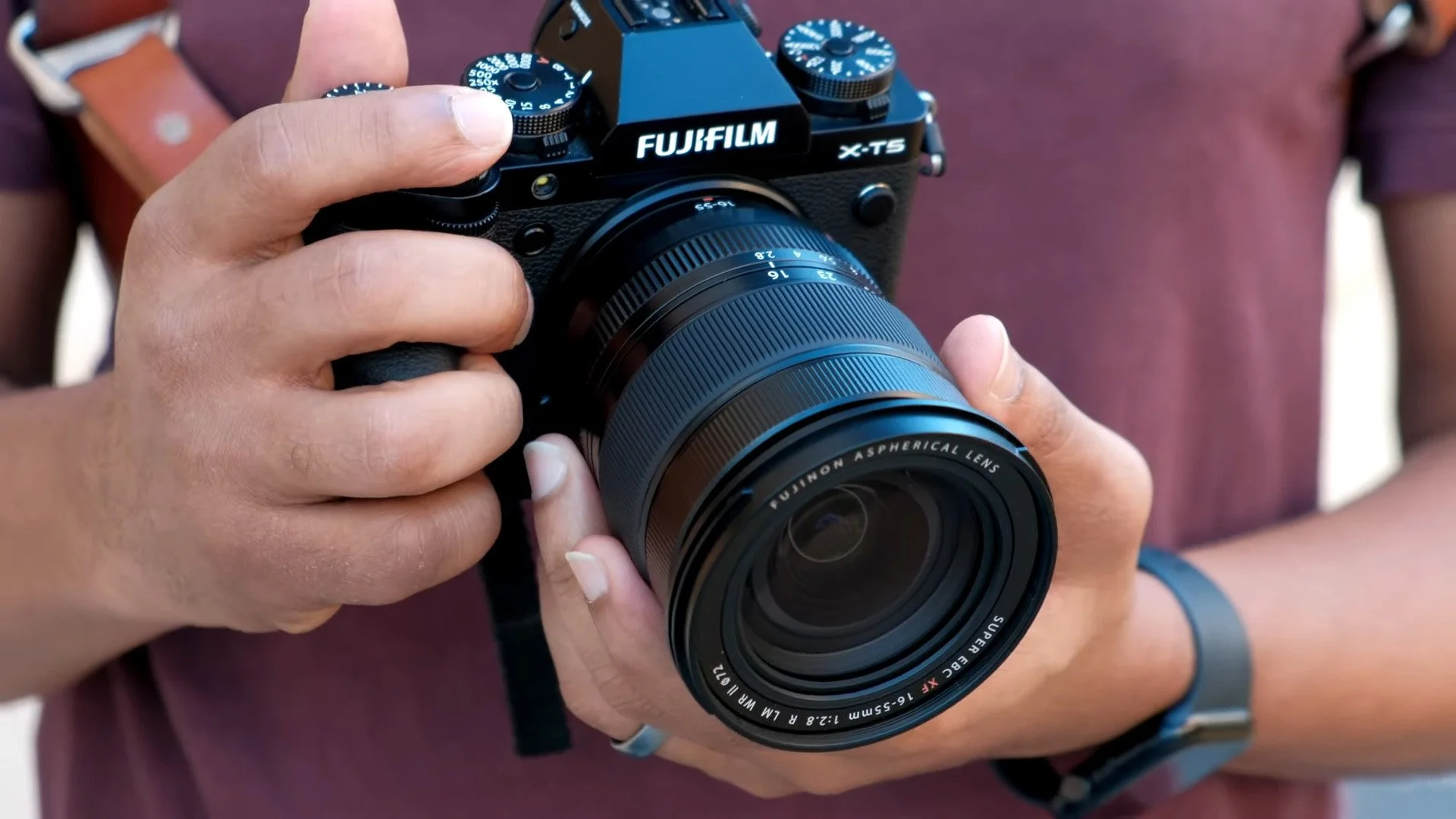 John Branch wedding photographer using zoom lens for wedding photography.