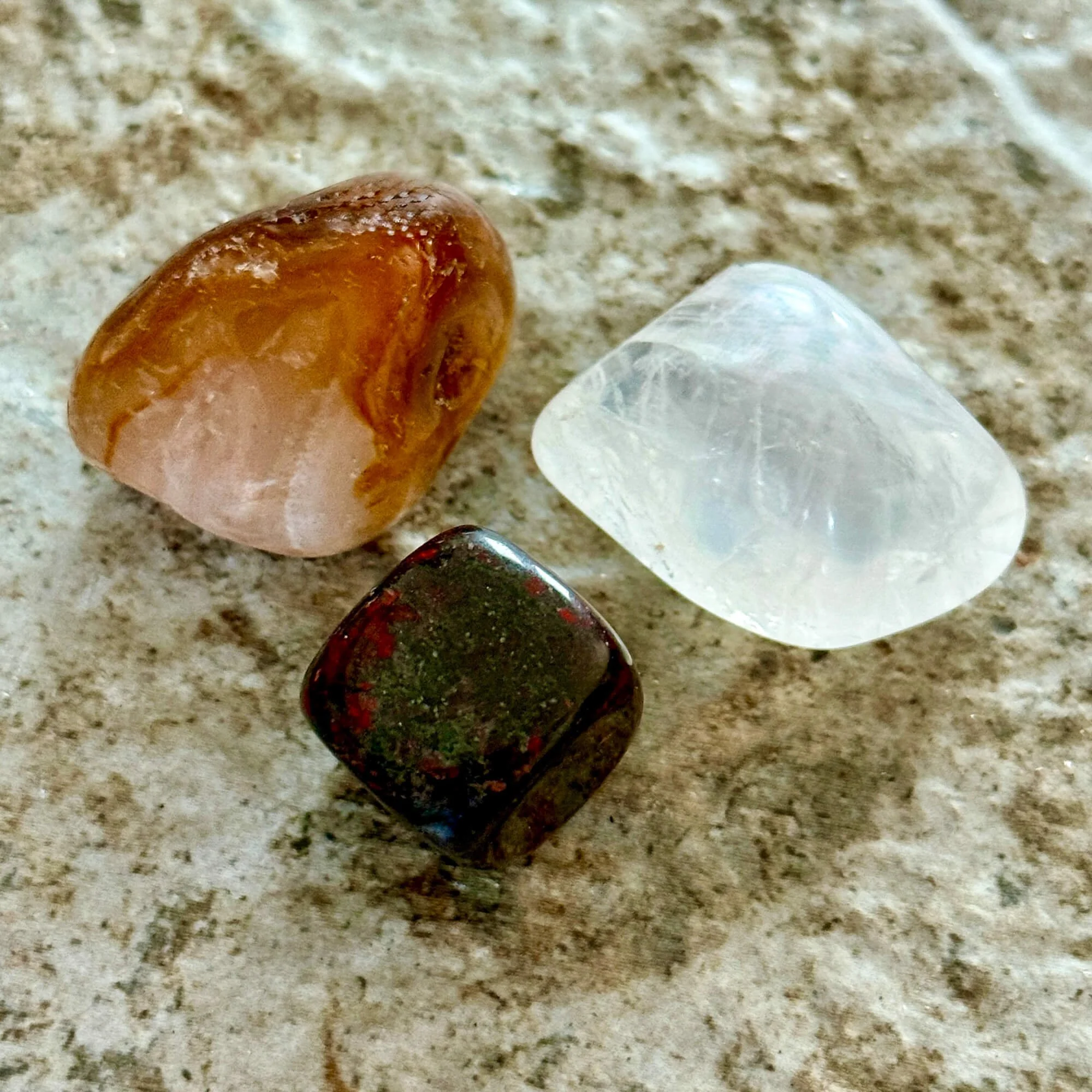 color-red-crystals-carnelian-red-jasper-clear-quartz.jpg