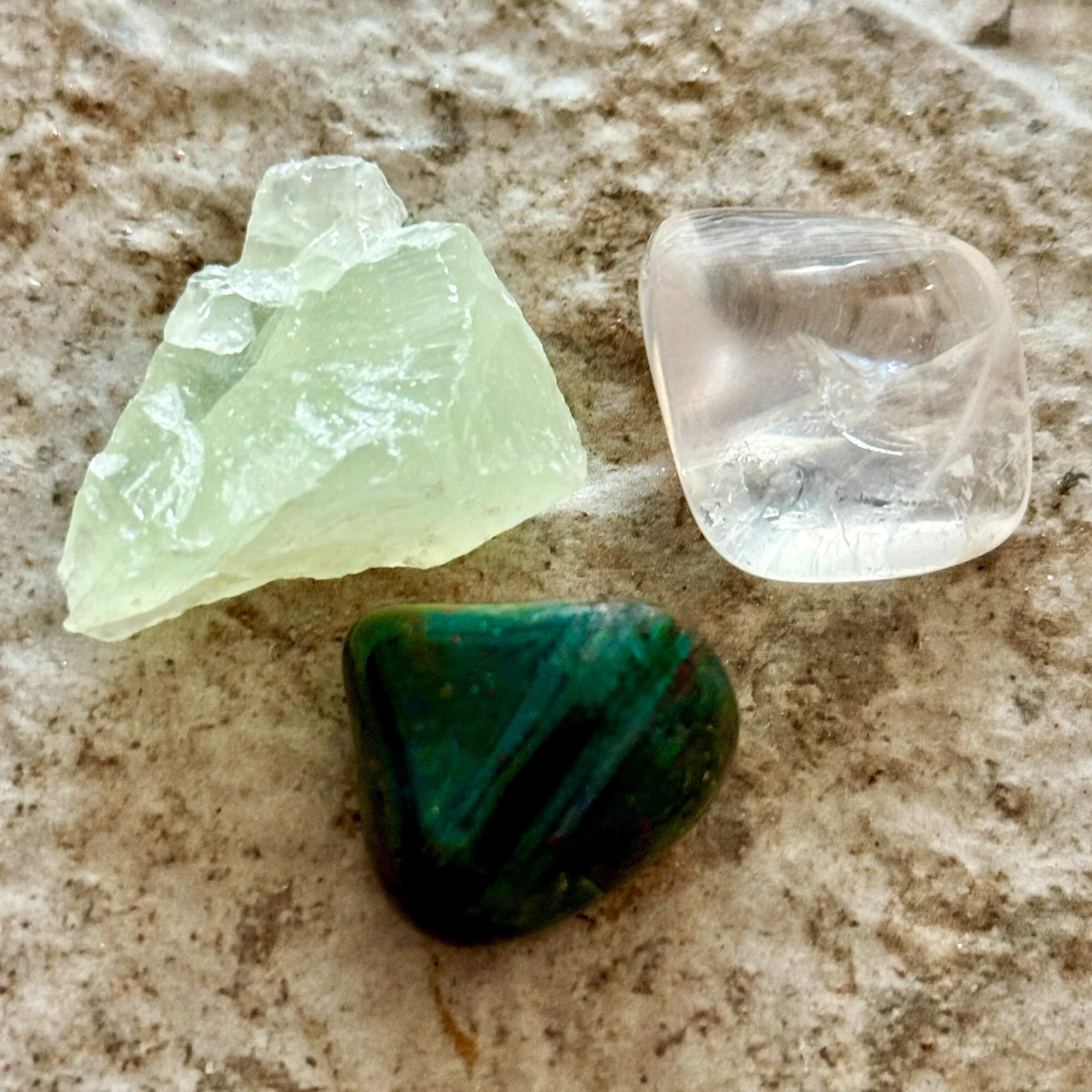 color-green-crystals-bloodstone-green-calcite-clear-quartz.jpg