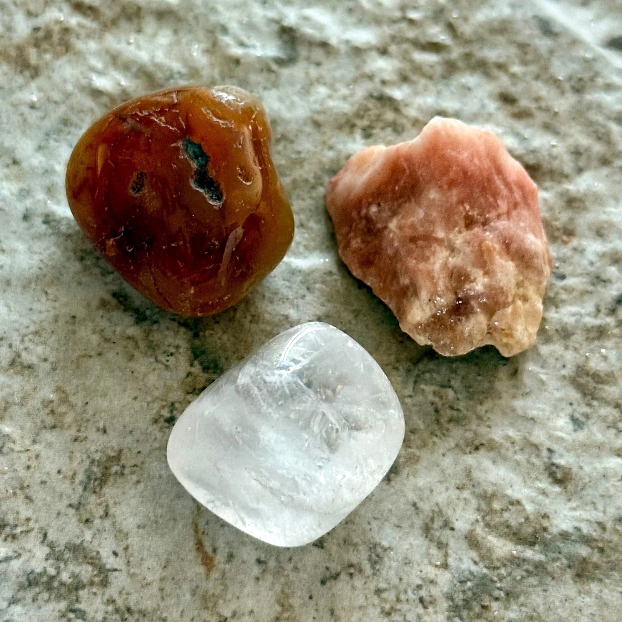 root-chakra-crystals-carnelian-red-calcite-clear-quartz.jpg