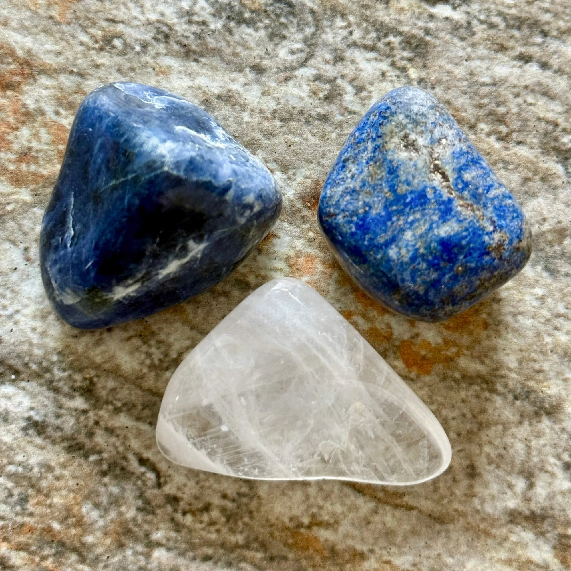 throat-chakra-lapis-lazuli-sodalite-clear-quartz.jpg
