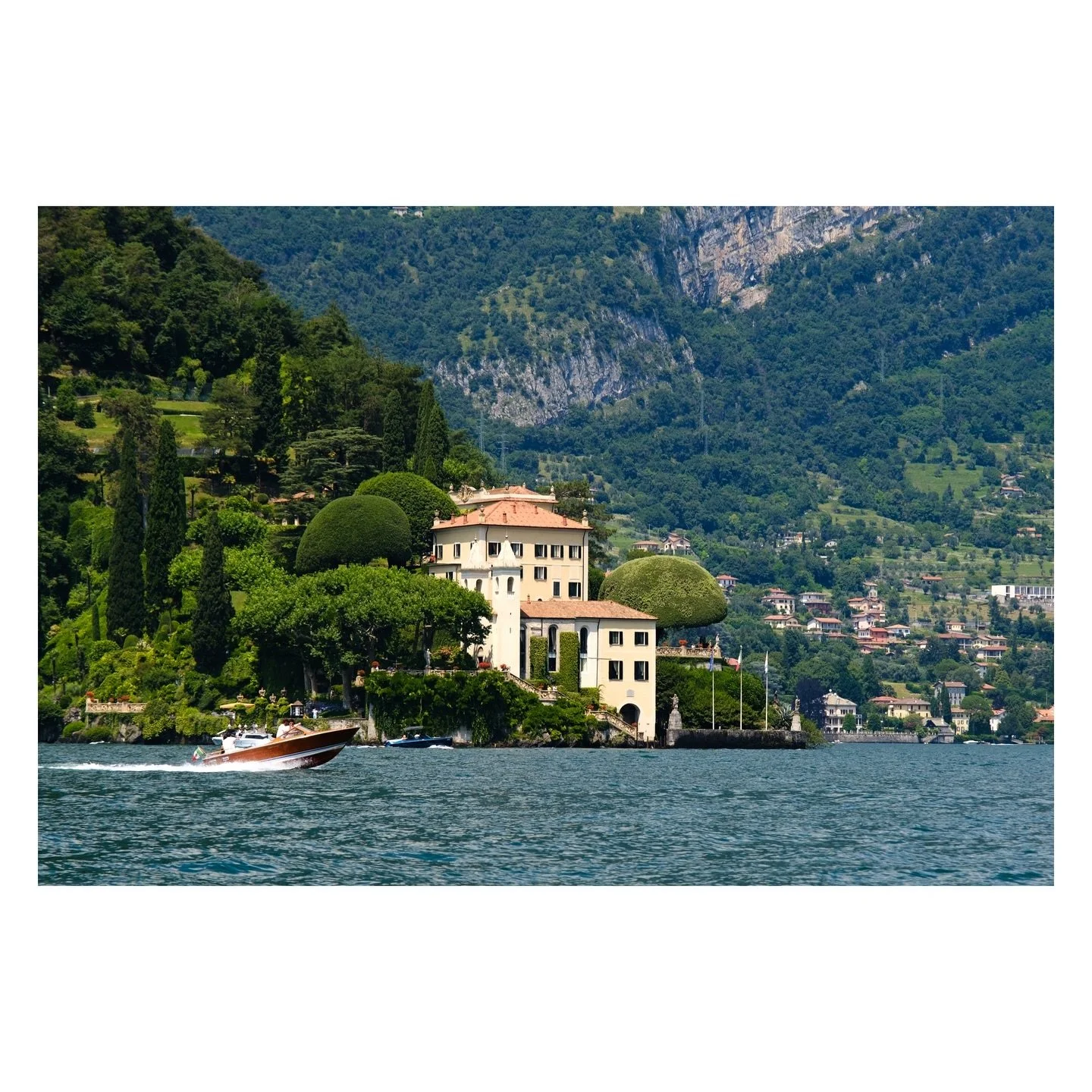 Some mixed #35mmfilm and #fuji digital highlights from an incredible trip!

1 - #villabalbianello in Lake Como
2 - #ilduomodimilano 
3 - #isola in the French Alps
4 - the best travel partners @leahcynthia15 and @es.klepeis in Lake Como
5 - #varenna 
