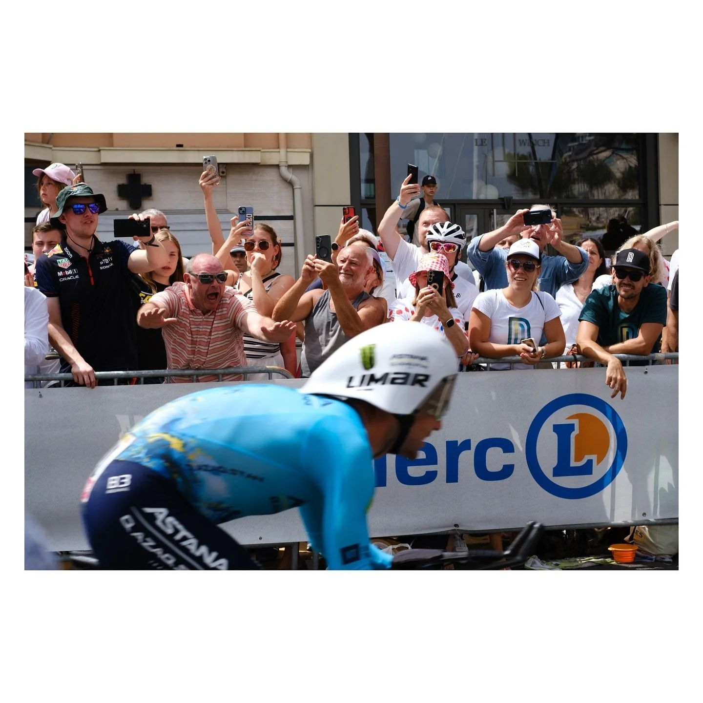 🚵&zwj;♂️ Isola 2000 🚴 Monaco 🏍️ Nice 🏅

Stages 19 and 21 of the #tourdefrance 

1 - Mark Cavendish starting his final stage of his final tour in Monaco
2 - Tadej Pocačar in the last mile before his third tour win
3 - live mural painting in the Fa