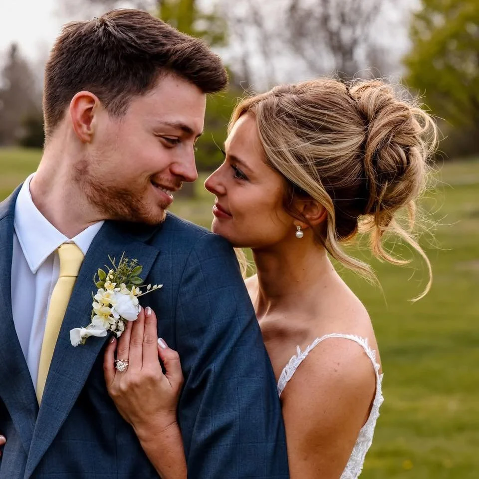 Some love stories don&rsquo;t need to be loud to be felt &mdash; they just are. ✨ 

Abbie and Nick are exactly that kind of love: easy, warm, and completely themselves. 

From the moment they arrived at Crystal Fountain Park, there was a softness to 