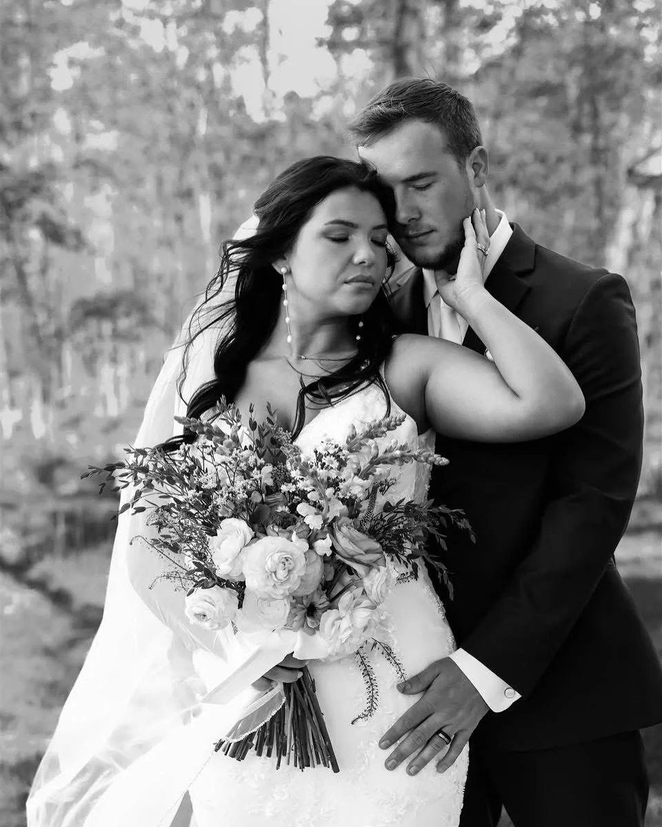 &ldquo;Love doesn&rsquo;t wait for the perfect moment &mdash; it creates one.&rdquo; ✨

That&rsquo;s exactly what Ryan &amp; Alizae did. 🫶 

On a beautiful May day, surrounded by the people who love them most, these two said yes to forever &mdash; a