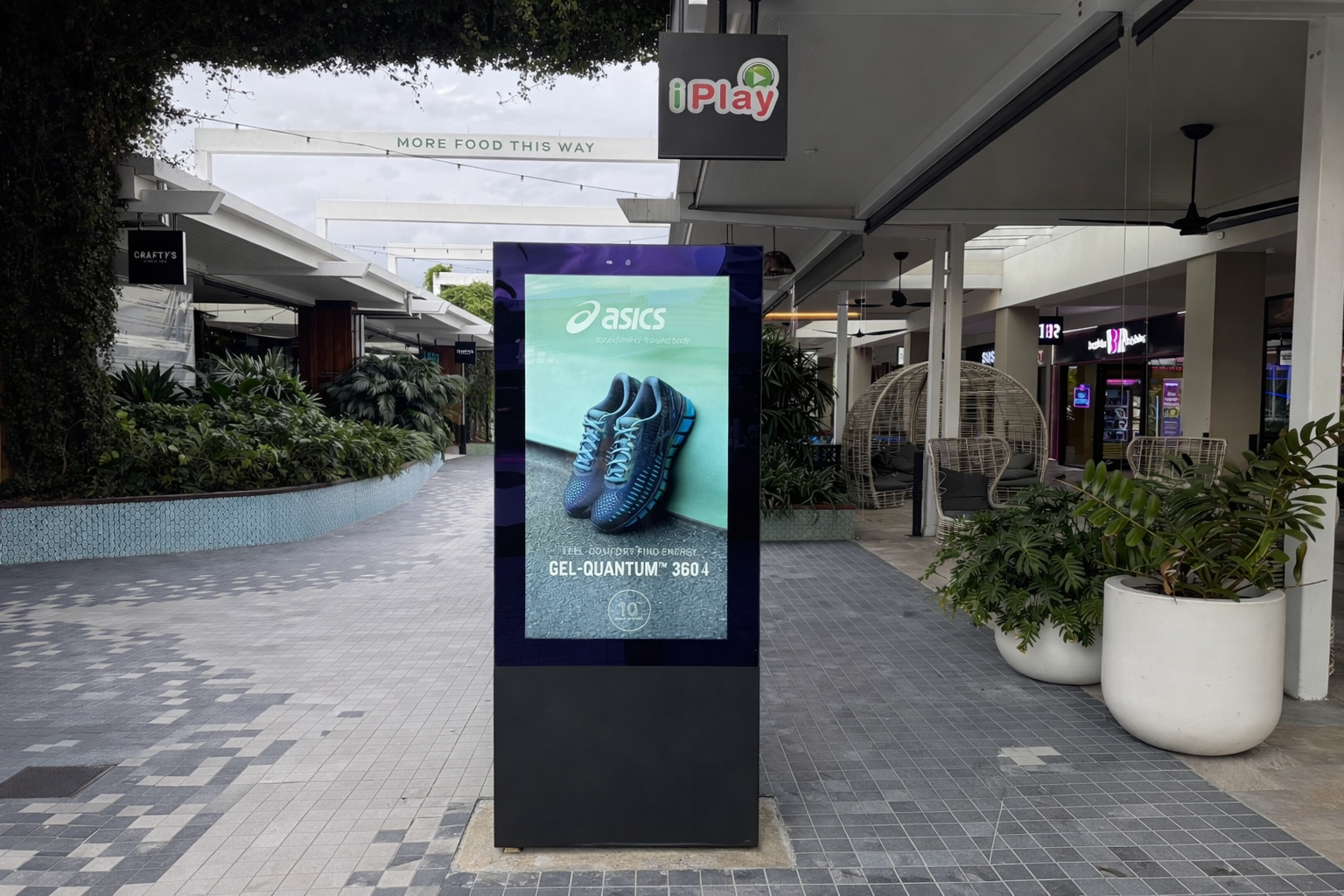 Digital advertising display - outdoor digital signage display installed in an outdoor shopping plaza