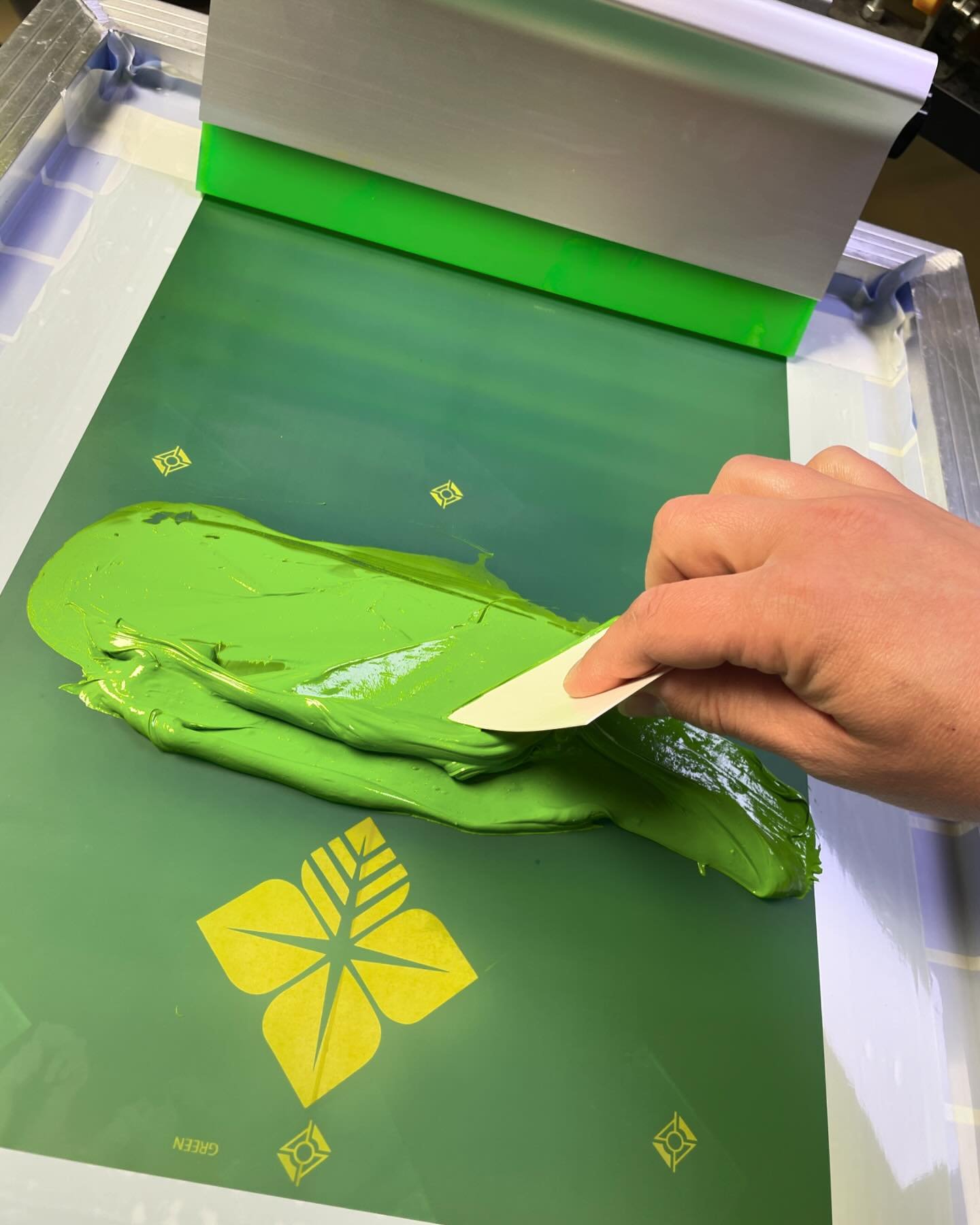 🌿 Spring vibes are in full swing at The Print Shop! 🌿 Just perfected a stunning Pantone-matched green, tailor-made for the vibrant landscapes of southern Colorado. From aglending to every project in between, The Print Shop Screen Printing Studio en