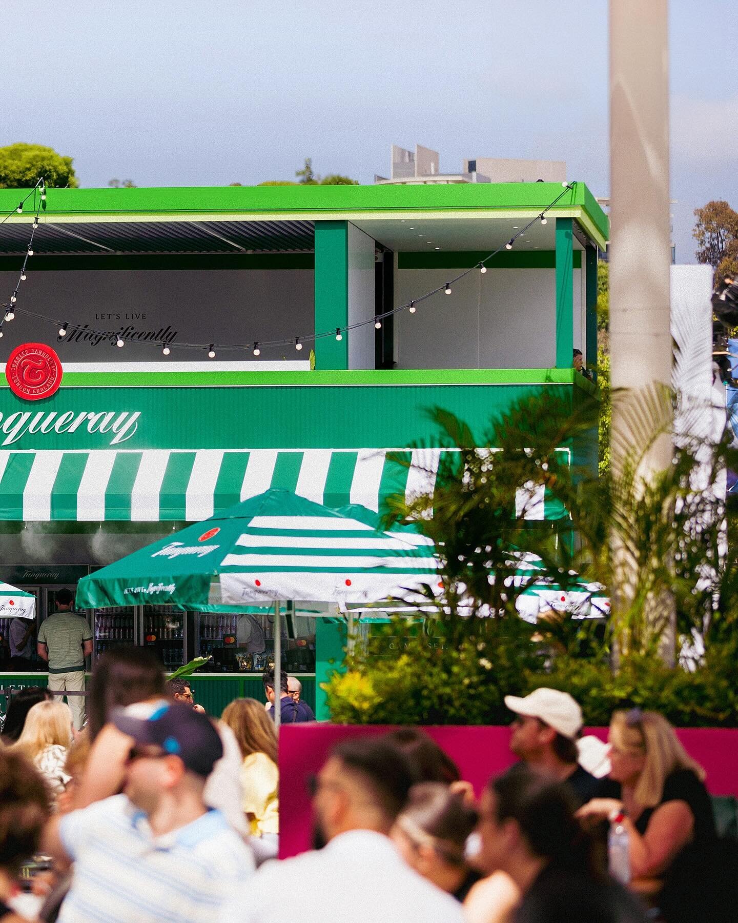 TANQUERAY AT THE AO | @hellotraffik is serving up Magnificence at the @australianopen with @tanquerayginau for @diageo - WHAT A SHOW STOPPER! #letslivemagnificently