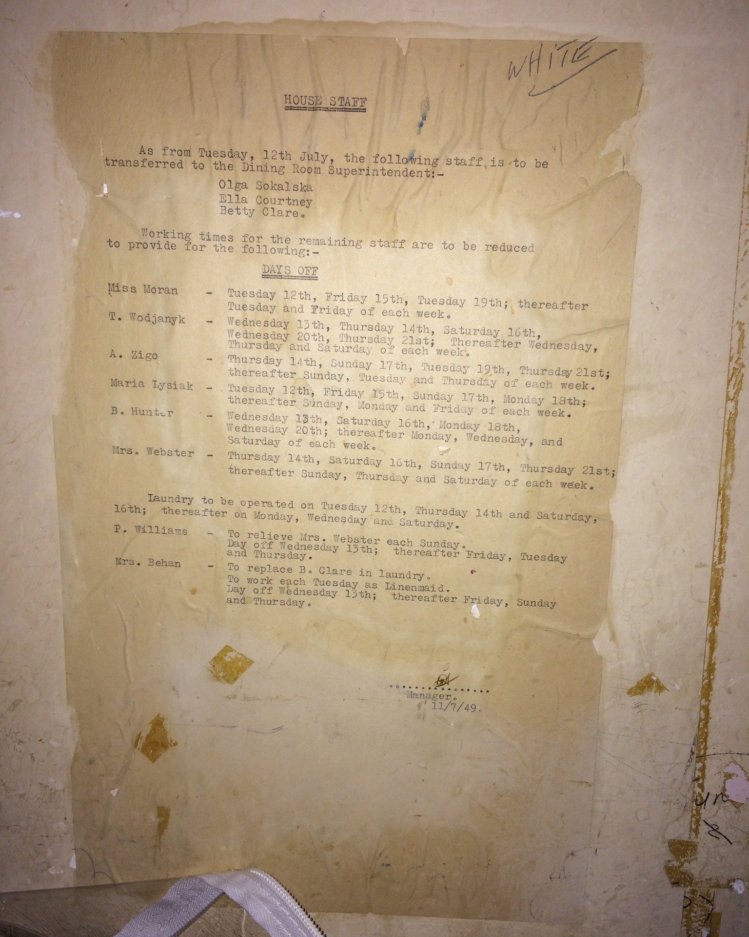 While we have been clearing out Caves House for our exciting refurbishment project, one of our staff found this stuck on the wall in the back of a cupboard.

We are excited to see what other wonderful items we can find!

📸 JenolanCaves