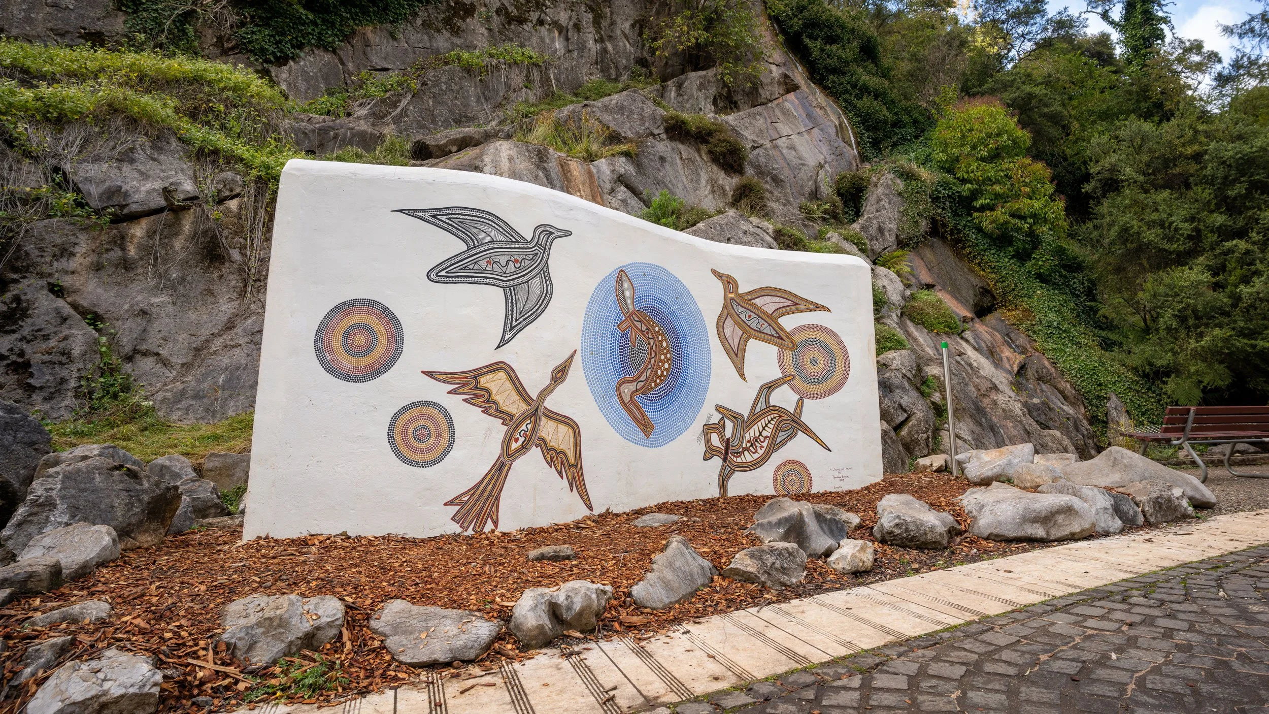 Birds and animals — Jenolan Caves